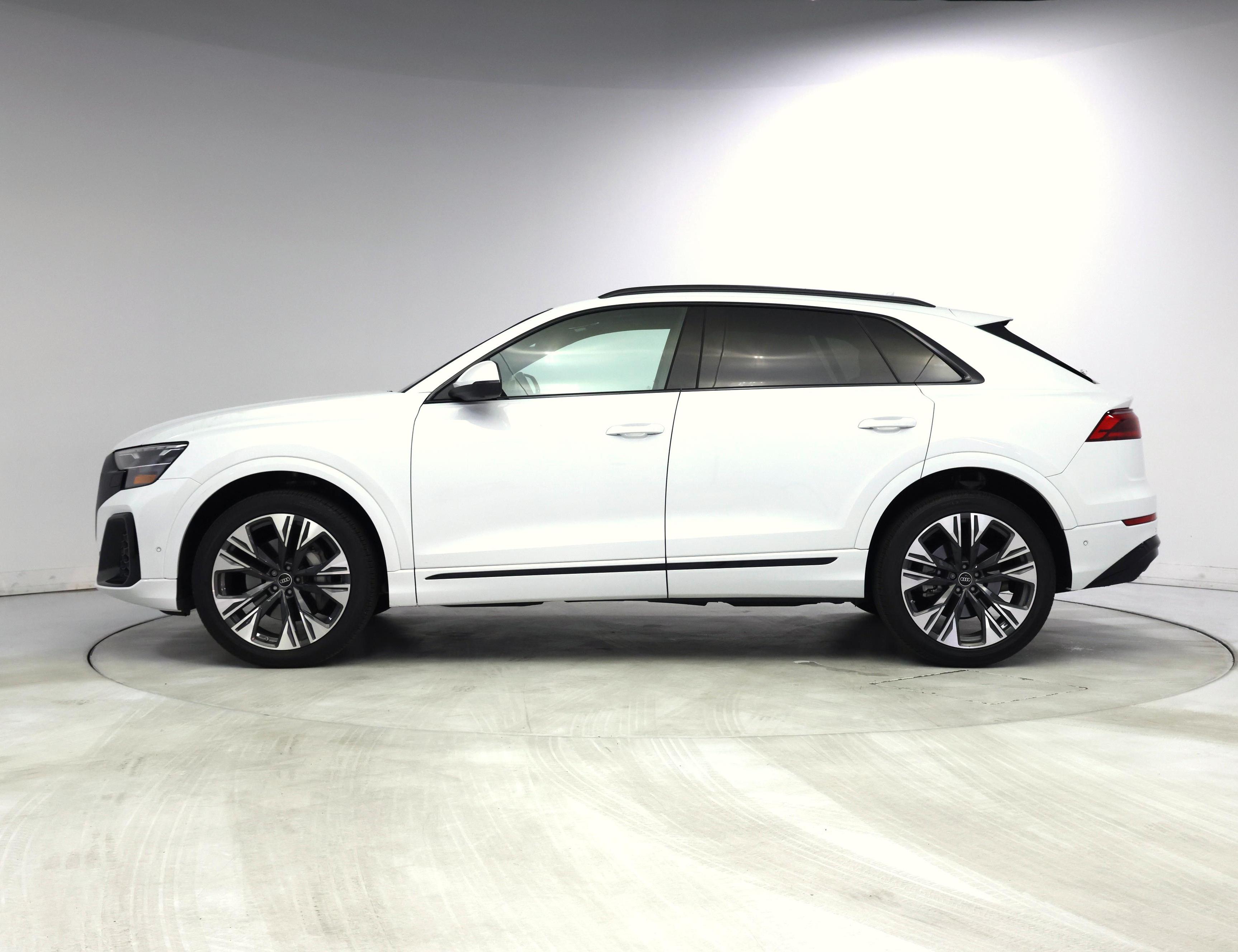 Thumbnail: 2024 Audi Q8 - 3
