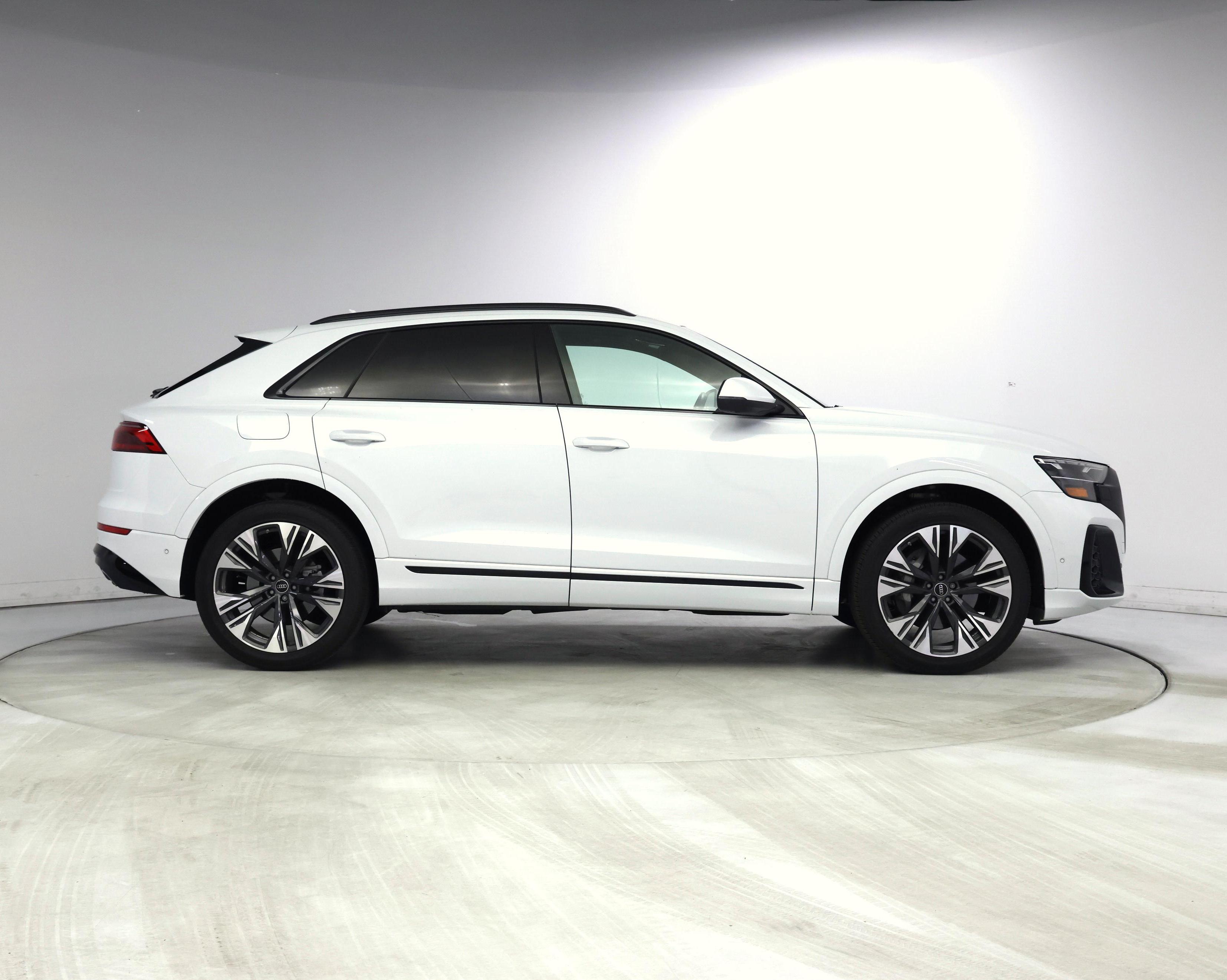 Thumbnail: 2024 Audi Q8 - 7