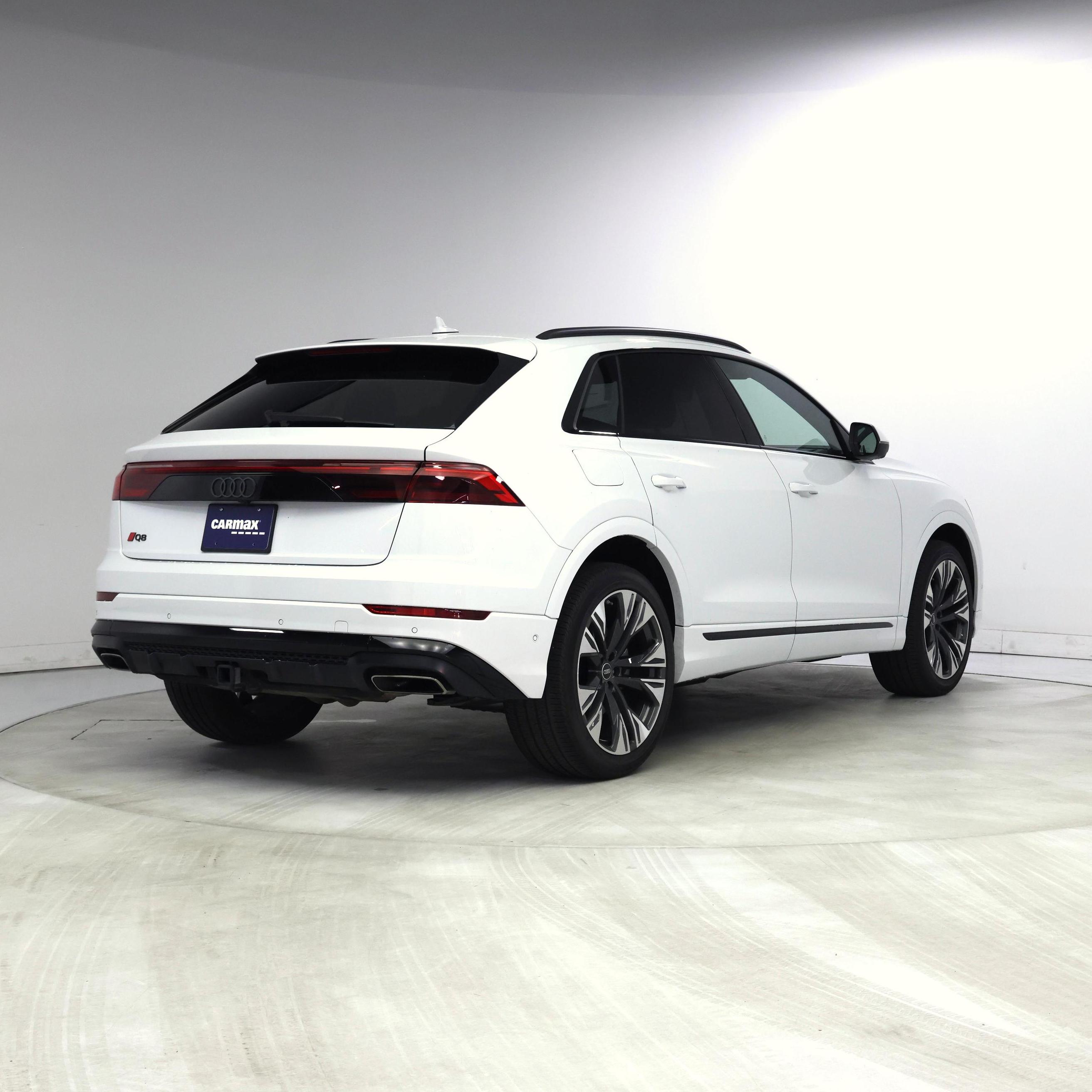Thumbnail: 2024 Audi Q8 - 8