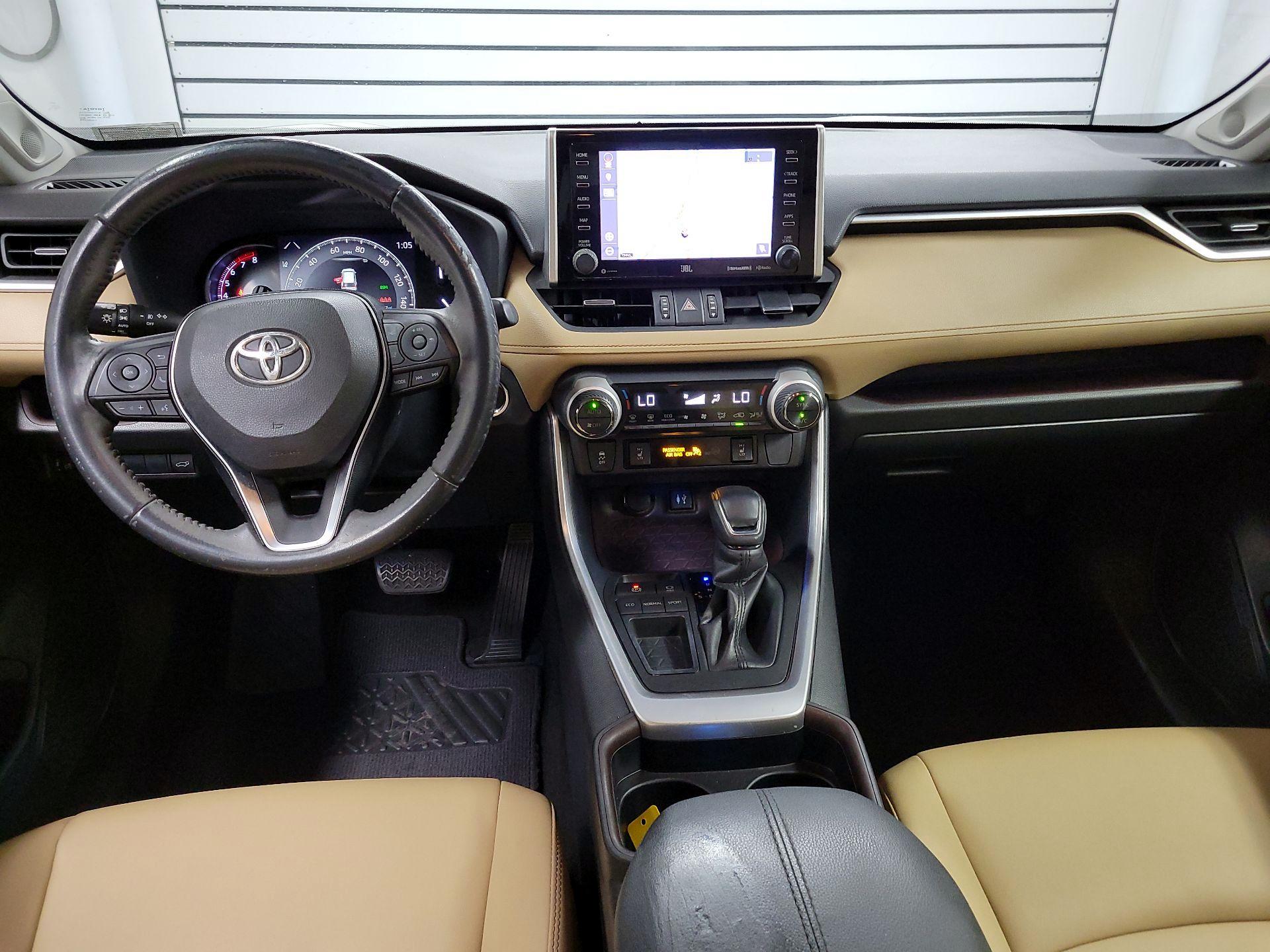 Thumbnail: 2019 Toyota RAV4 - 9