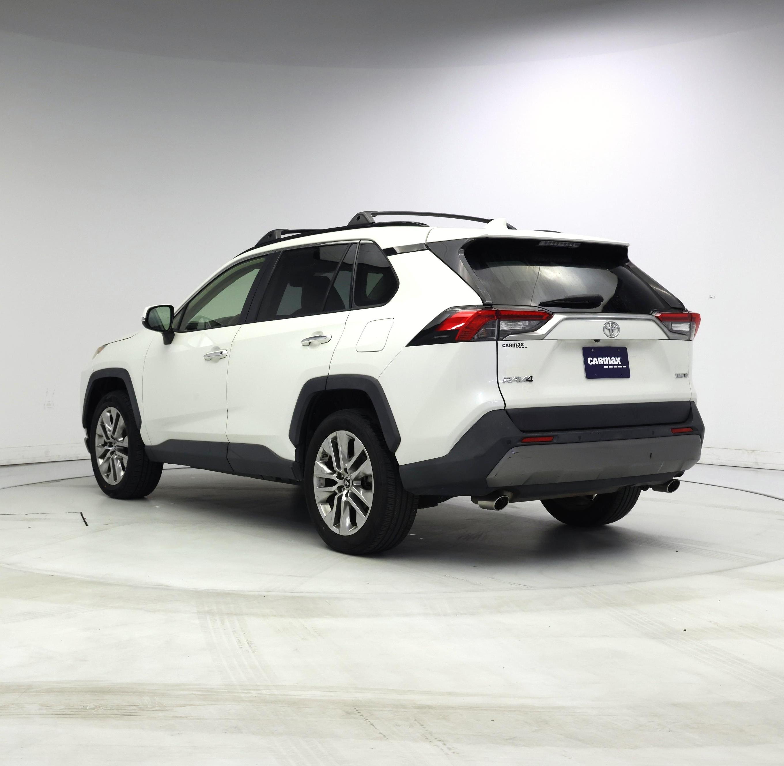 Thumbnail: 2019 Toyota RAV4 - 2