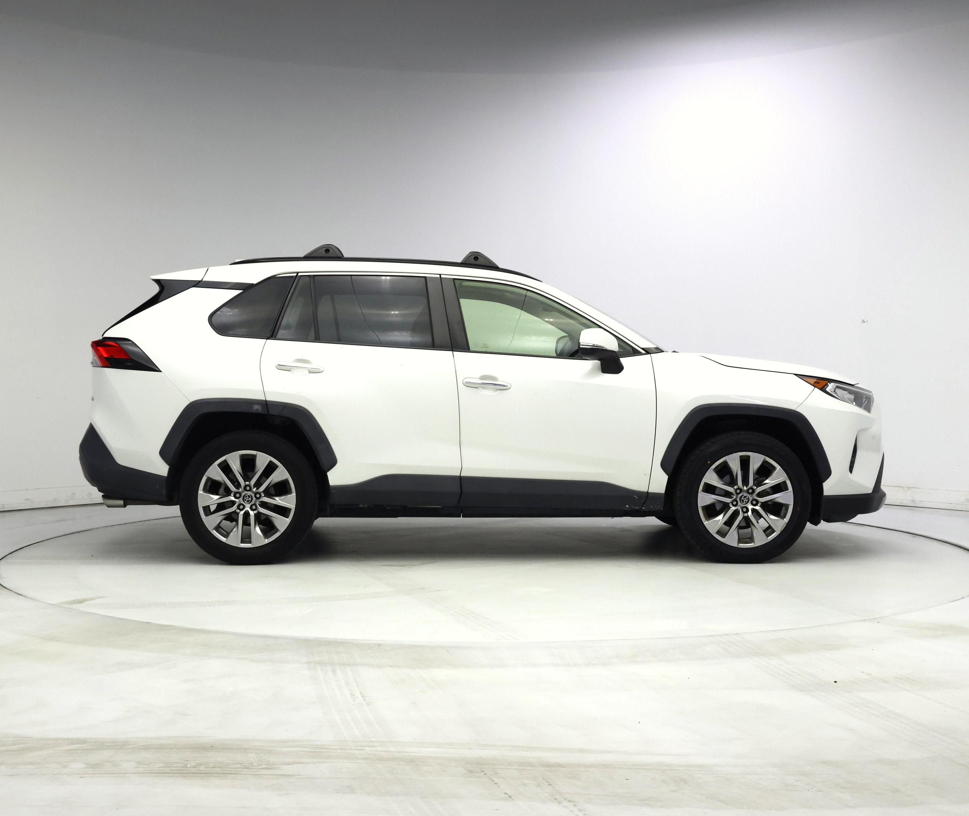 Thumbnail: 2019 Toyota RAV4 - 7