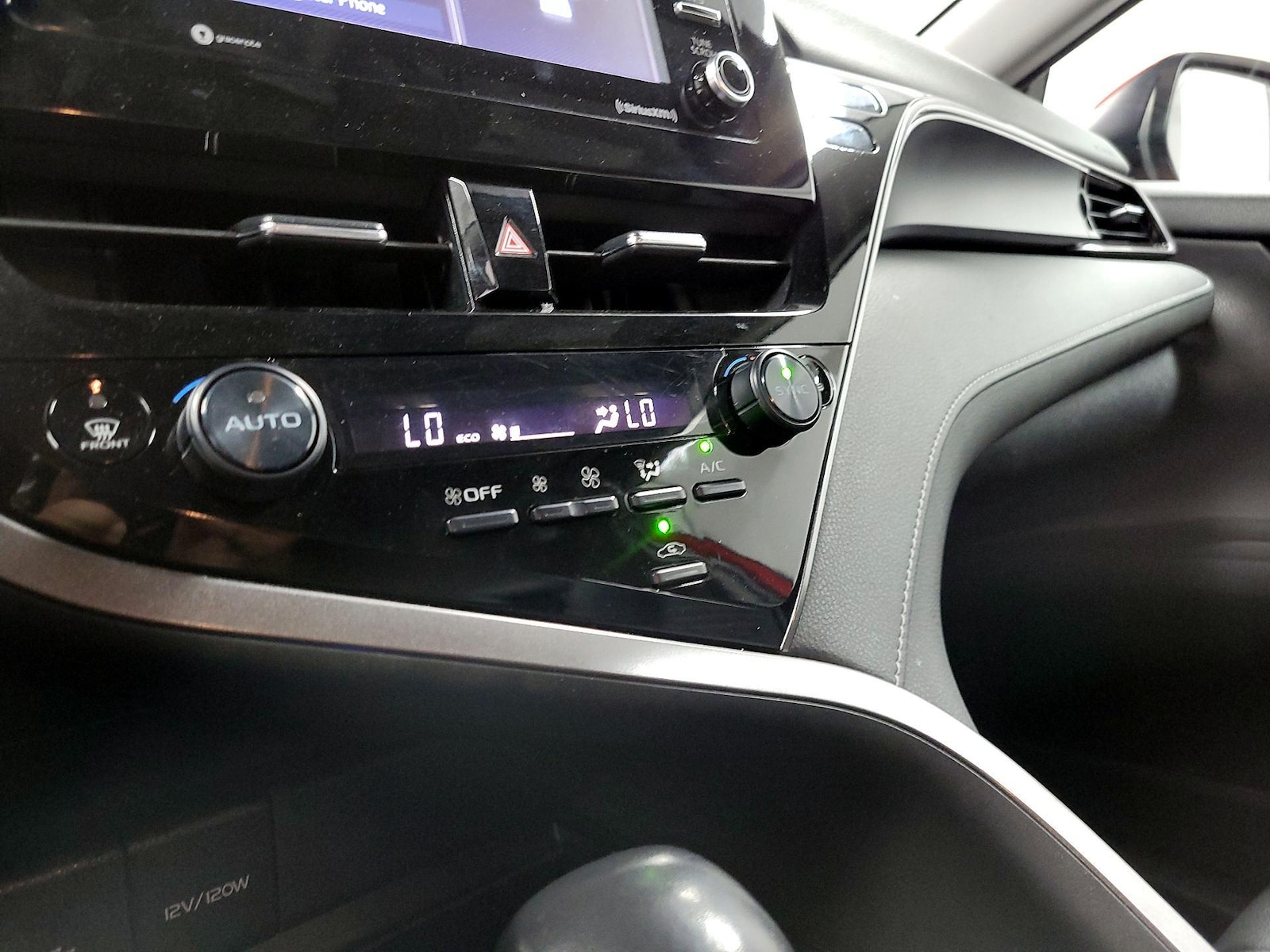 2023 Toyota Camry SE - Photo 15