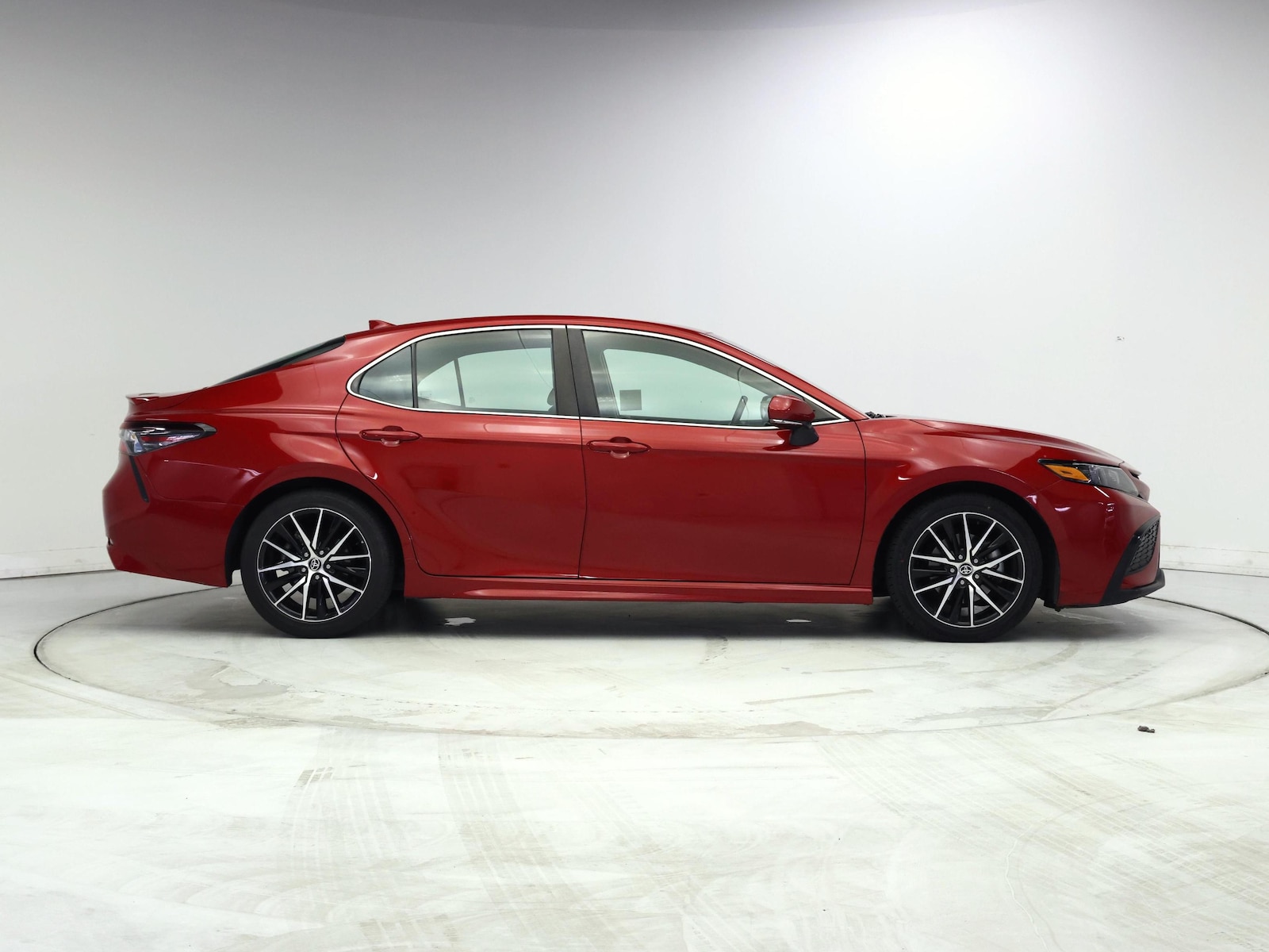2023 Toyota Camry SE - Photo 8