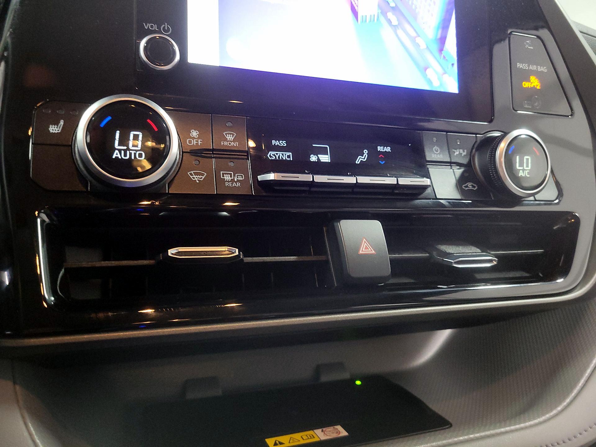 Thumbnail: 2023 Toyota Highlander - 14