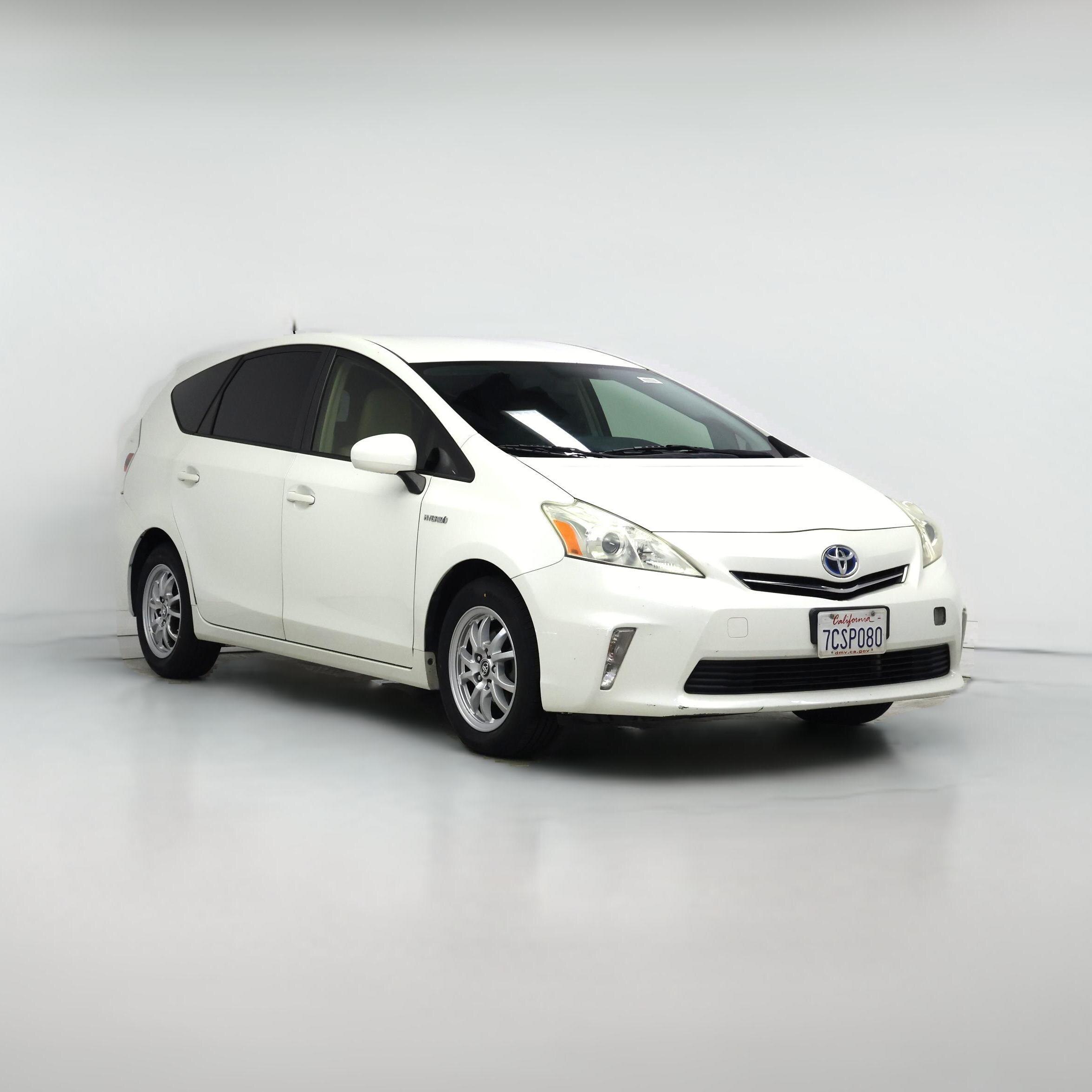 Thumbnail: 2014 Toyota Prius v - 1