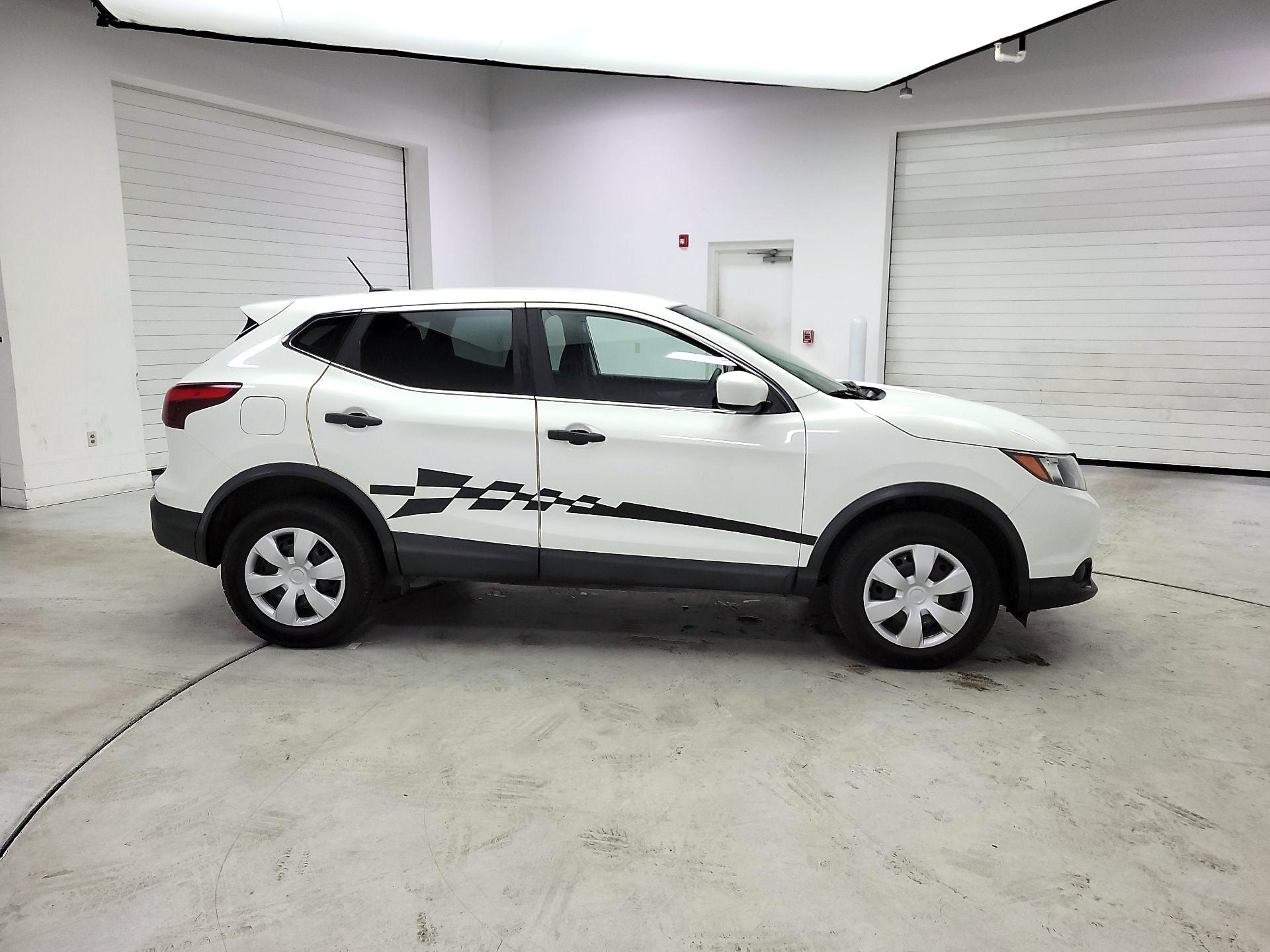 Thumbnail: 2018 Nissan Rogue Sport - 4