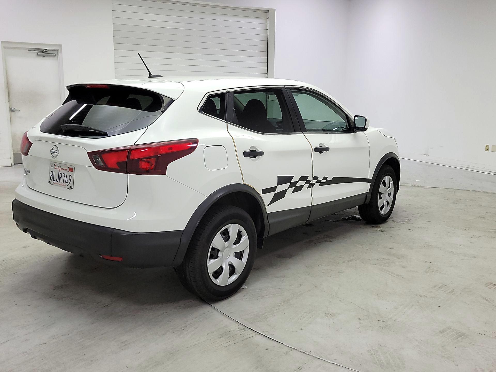 Thumbnail: 2018 Nissan Rogue Sport - 5