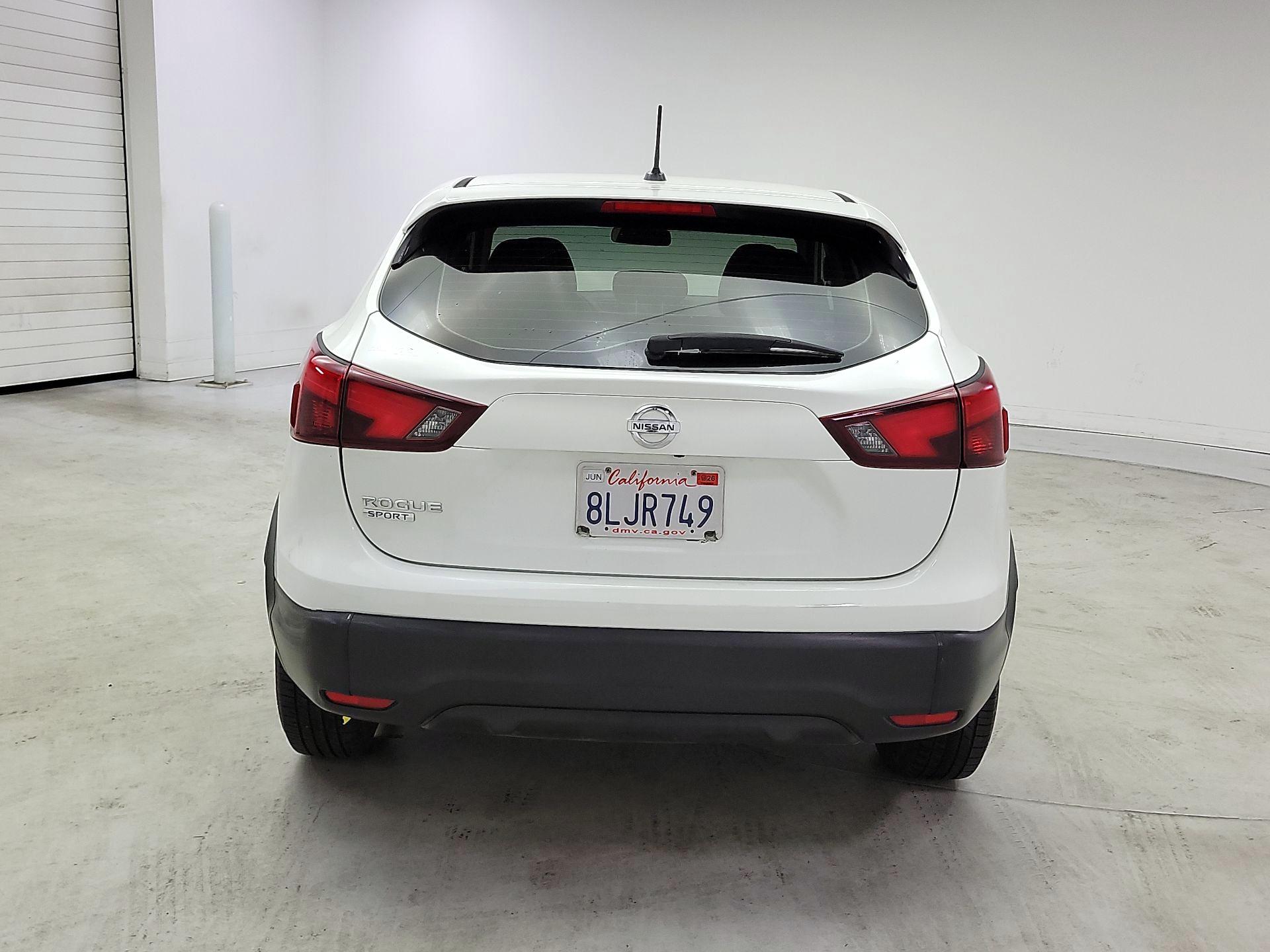 Thumbnail: 2018 Nissan Rogue Sport - 6