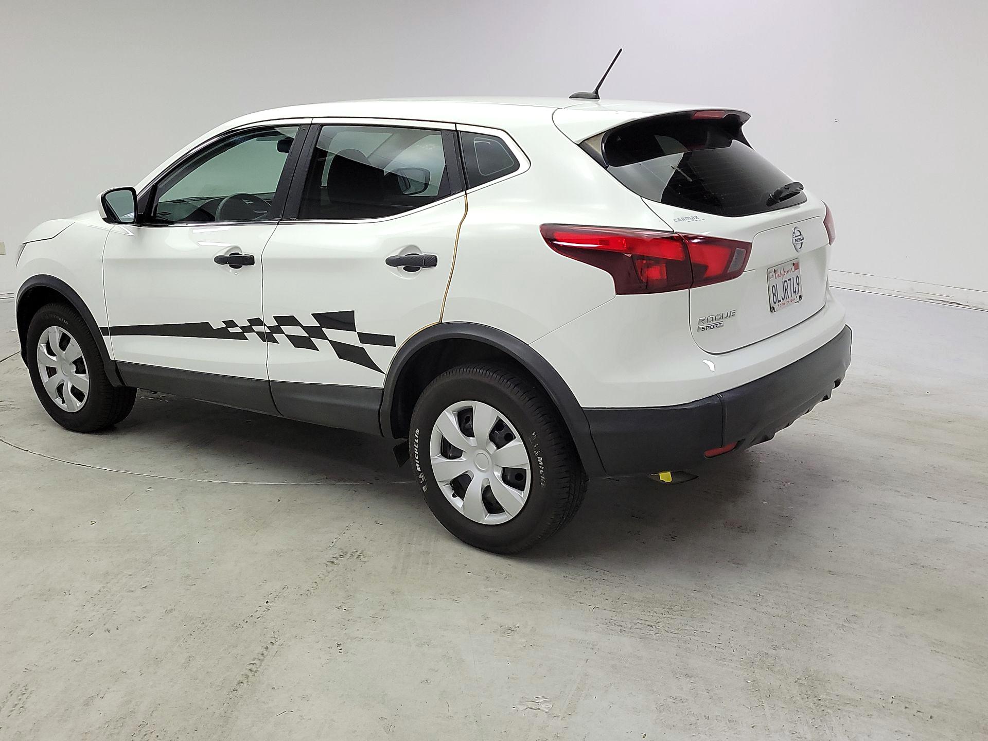 Thumbnail: 2018 Nissan Rogue Sport - 7