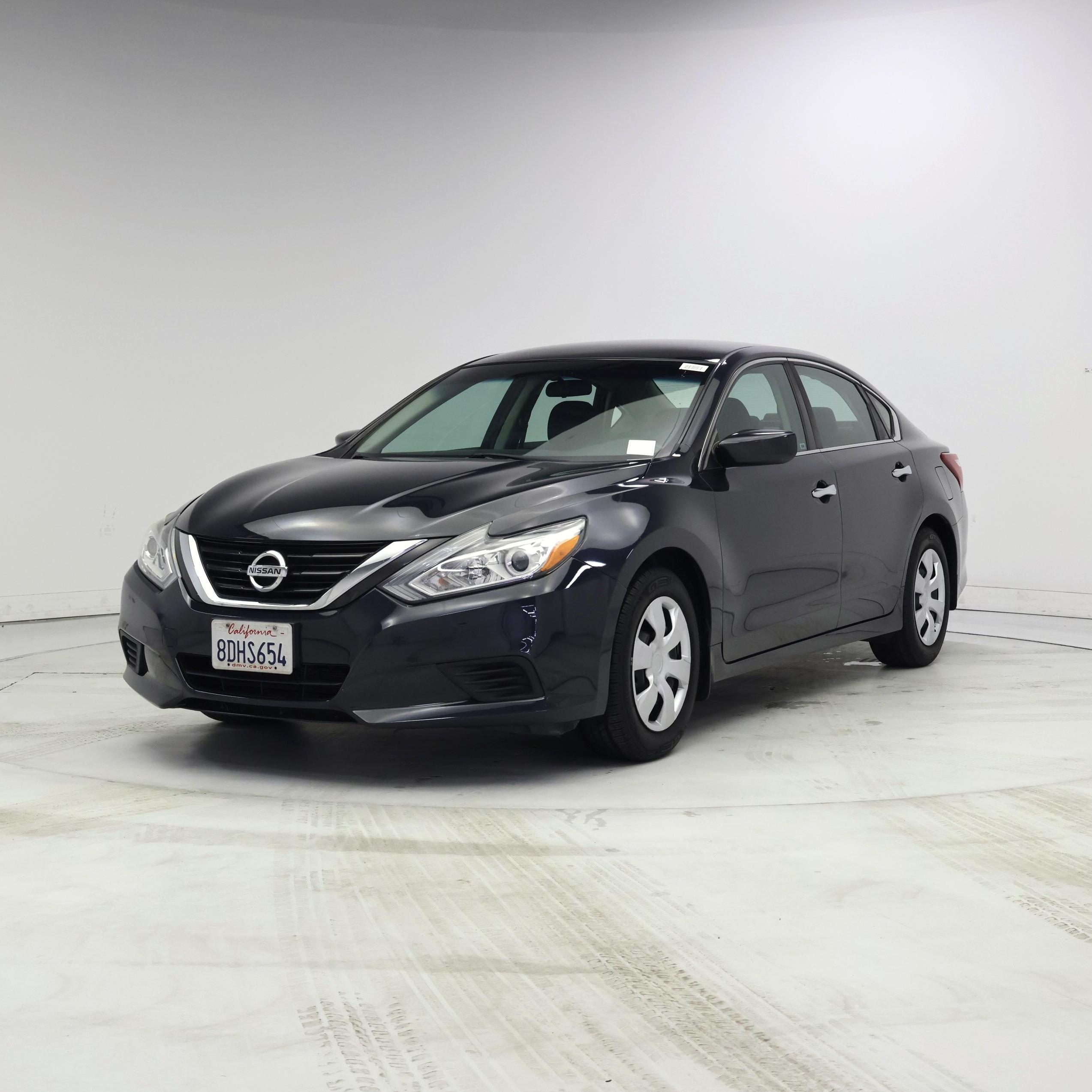 Thumbnail: 2018 Nissan Altima - 4