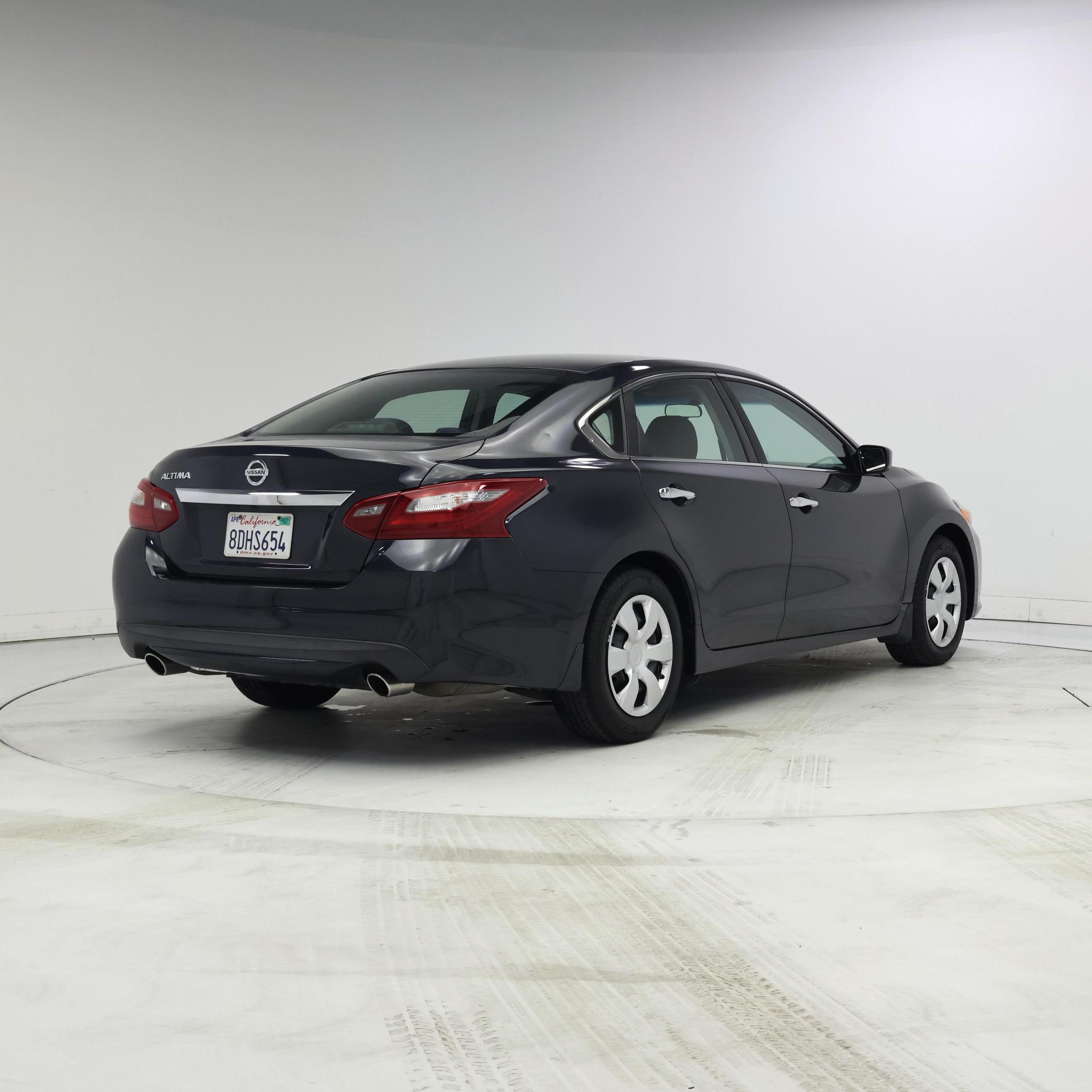 Thumbnail: 2018 Nissan Altima - 8
