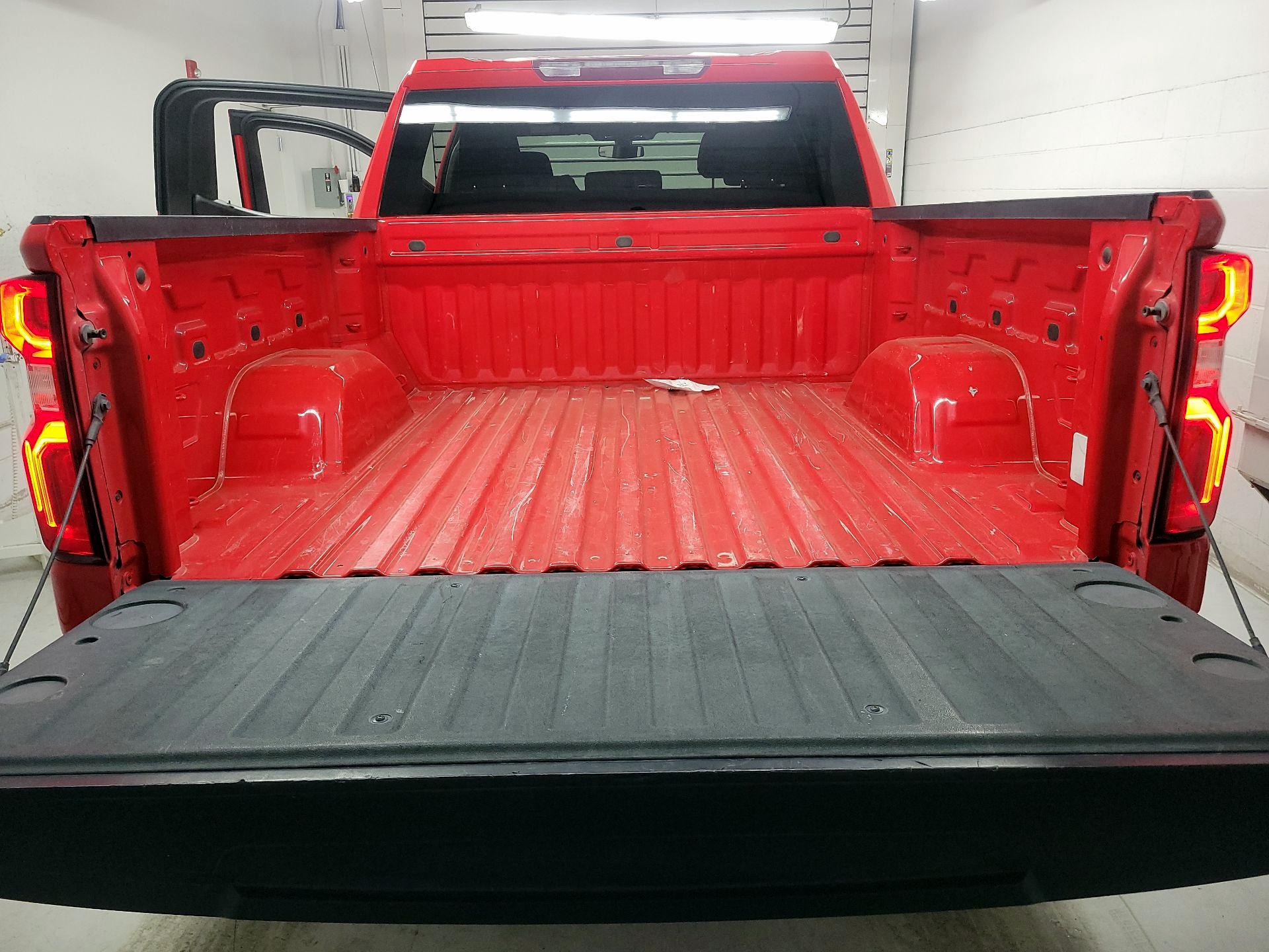 Thumbnail: 2020 Chevrolet Silverado 1500 - 16