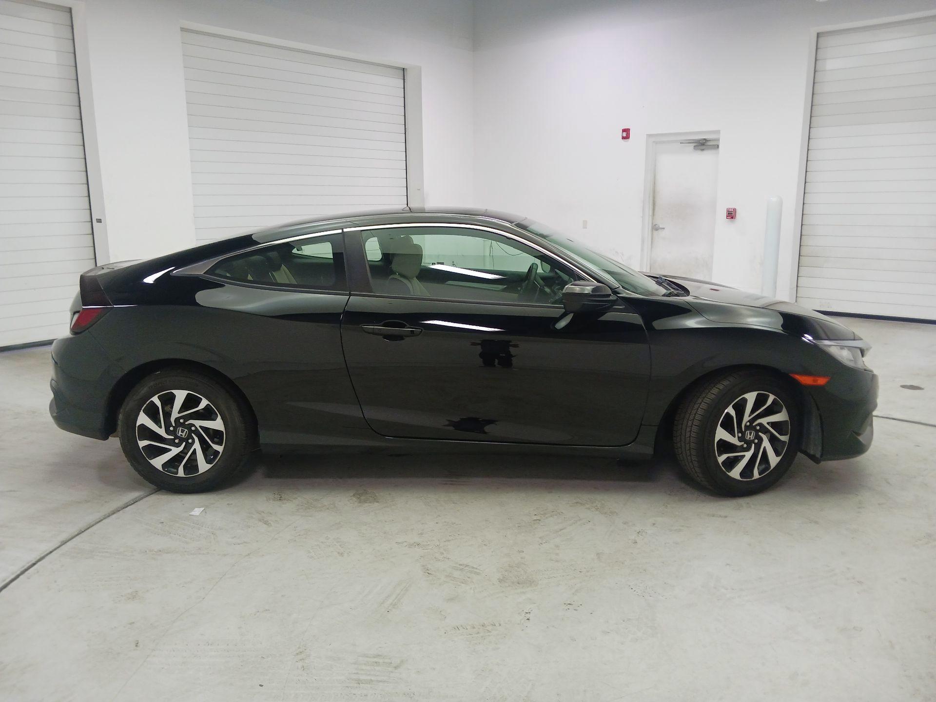 Thumbnail: 2017 Honda Civic - 4
