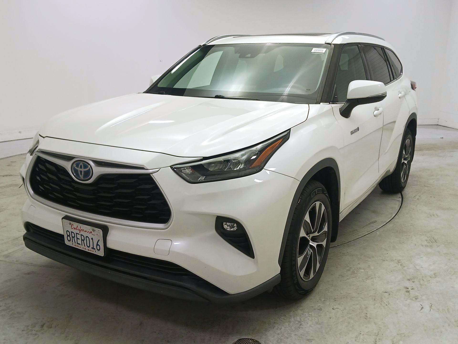 Thumbnail: 2020 Toyota Highlander - 3