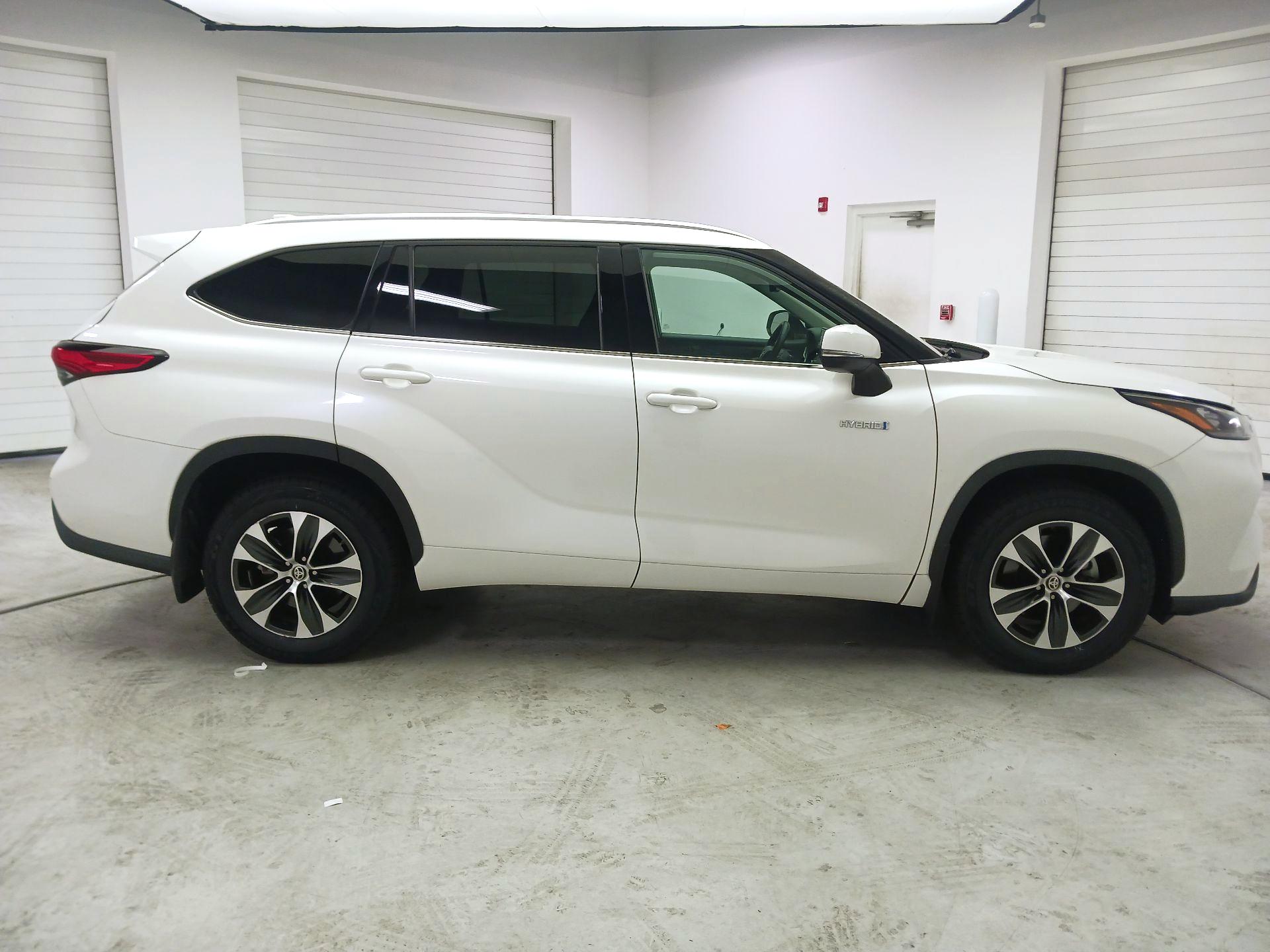 Thumbnail: 2020 Toyota Highlander - 4