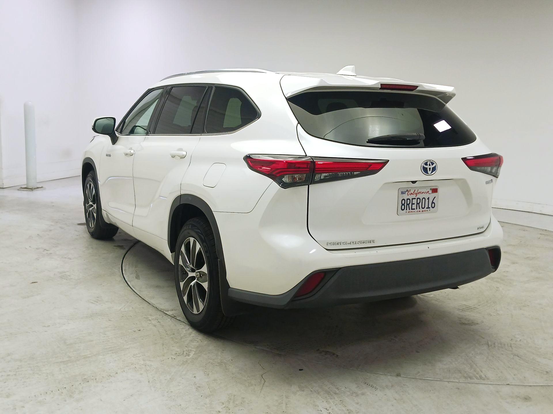Thumbnail: 2020 Toyota Highlander - 7