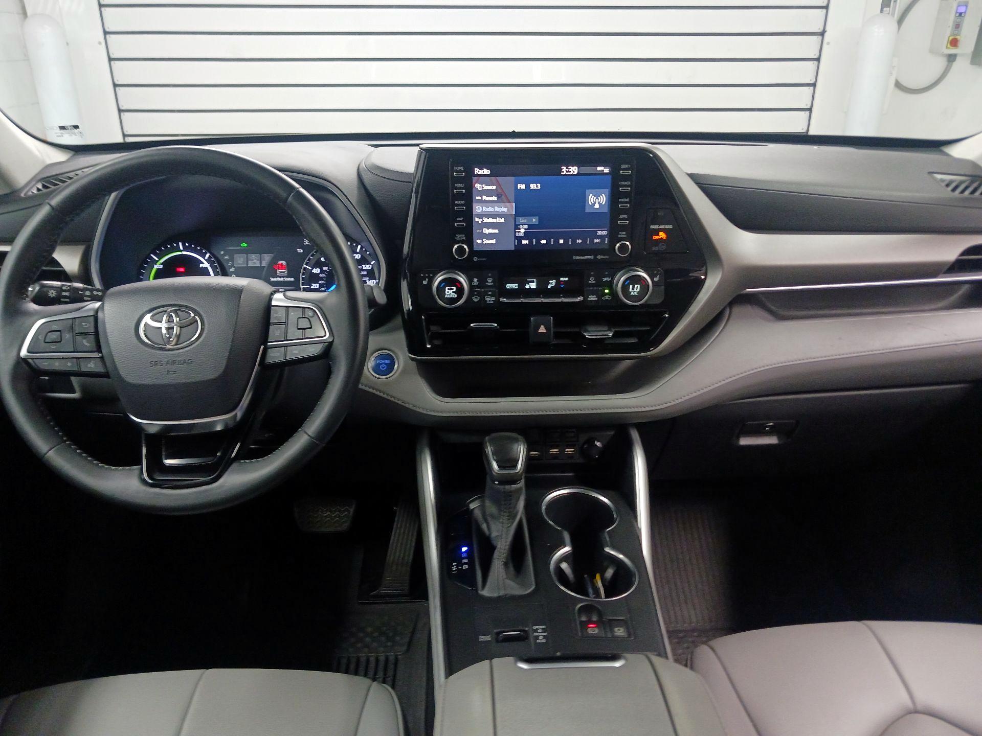 Thumbnail: 2020 Toyota Highlander - 8