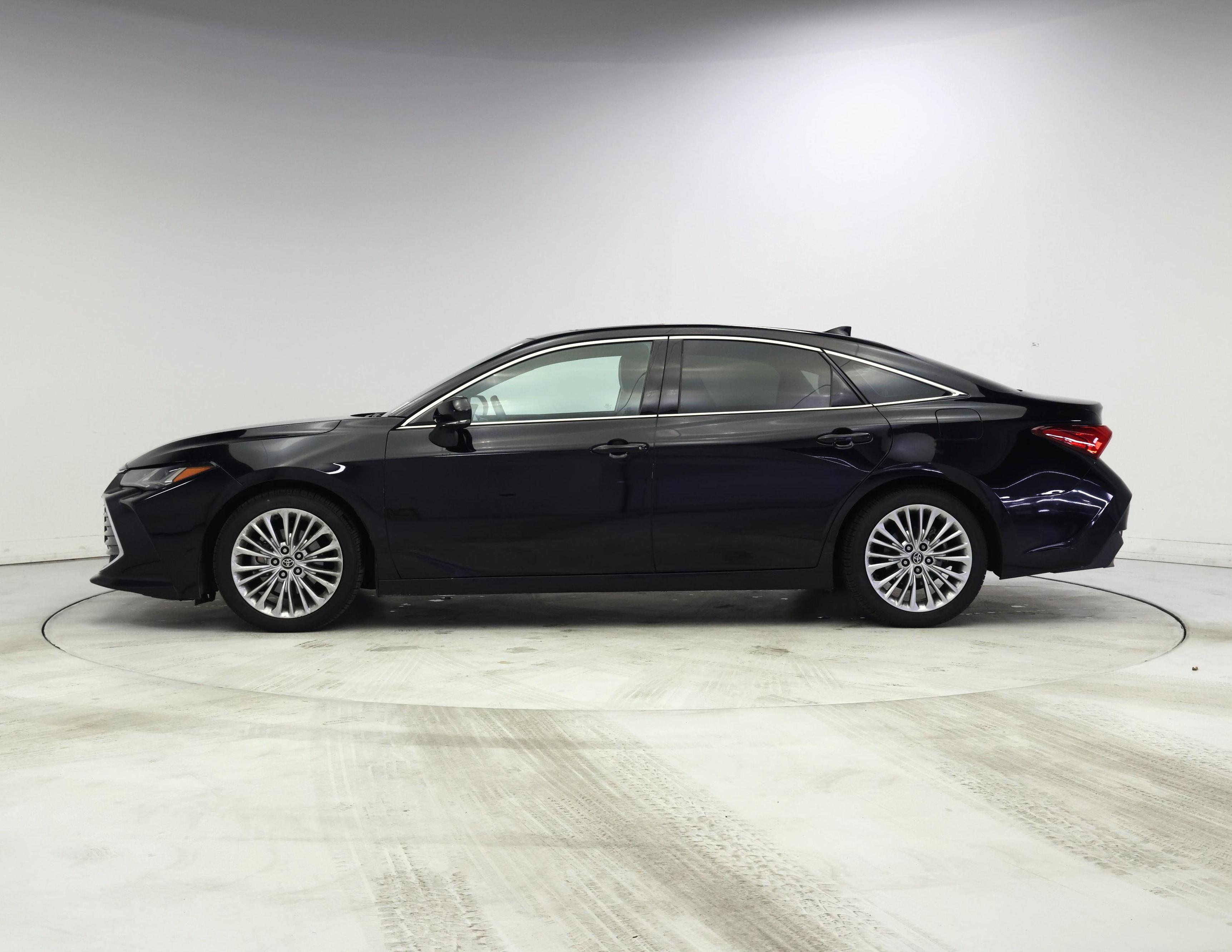 Thumbnail: 2022 Toyota Avalon - 3
