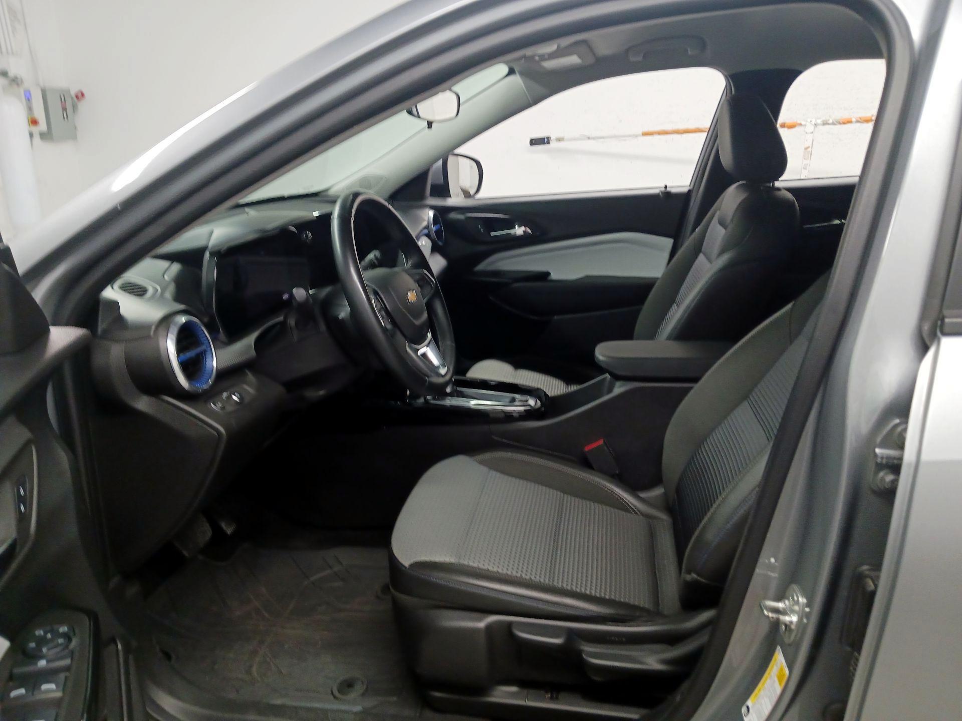 Thumbnail: 2025 Chevrolet Trax - 11