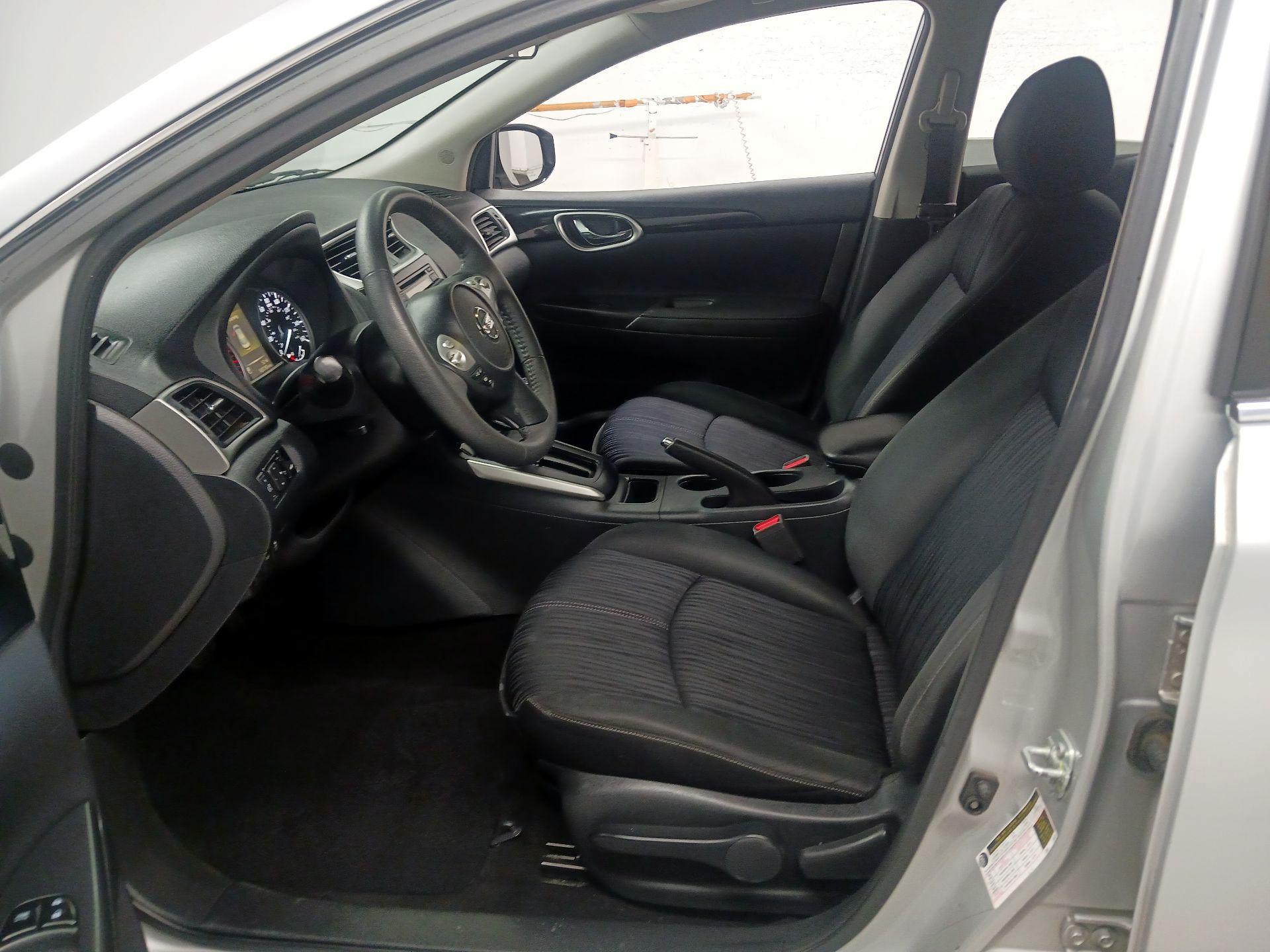 Thumbnail: 2017 Nissan Sentra - 9
