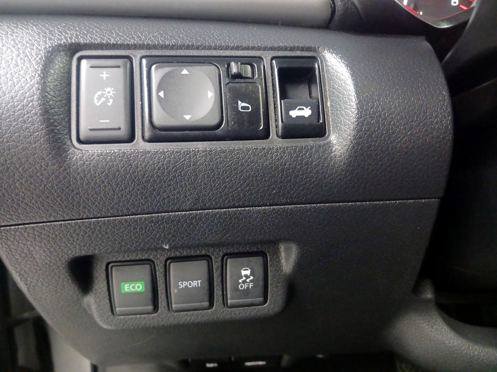 Thumbnail: 2017 Nissan Sentra - 11
