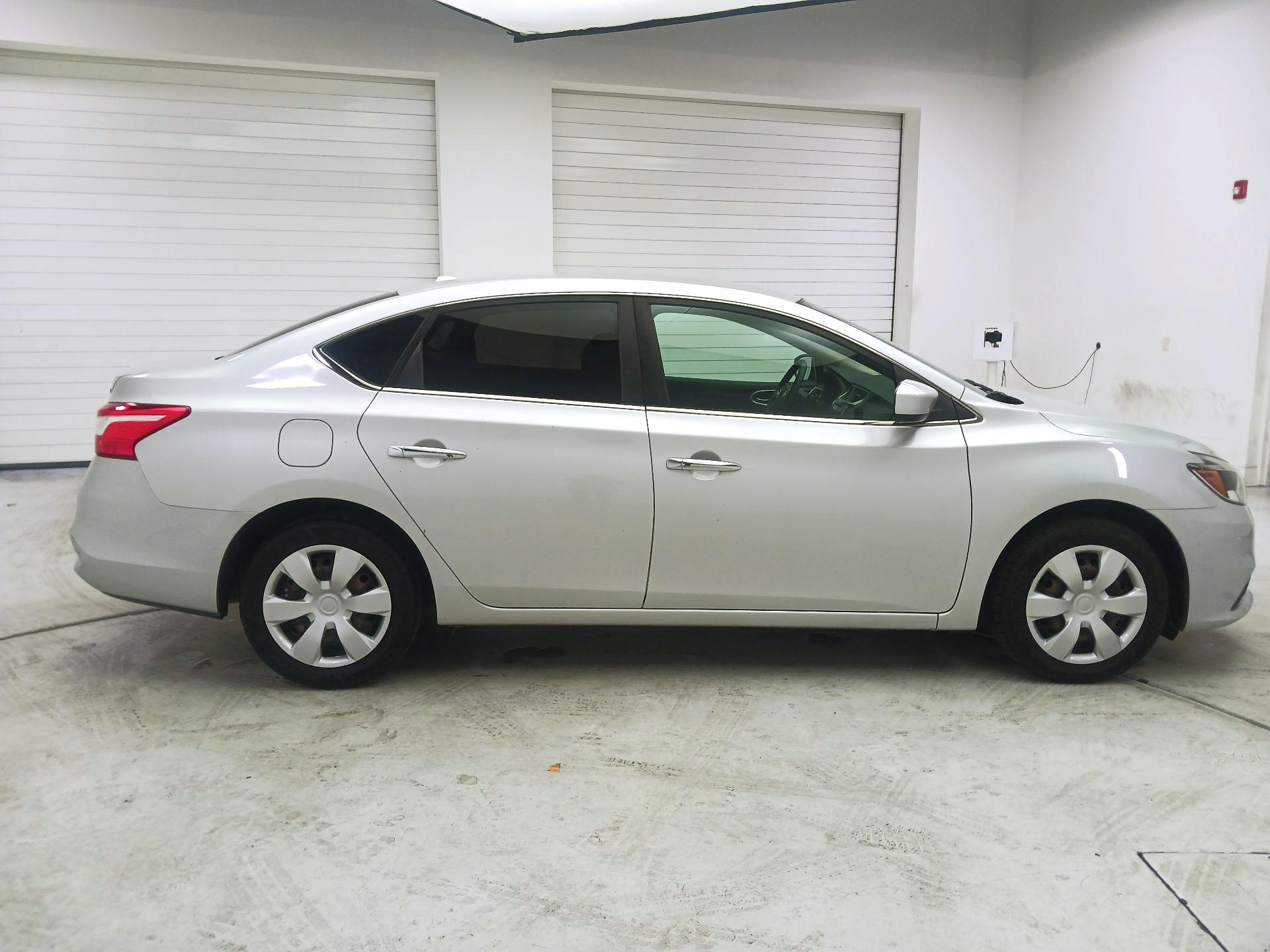 Thumbnail: 2017 Nissan Sentra - 4