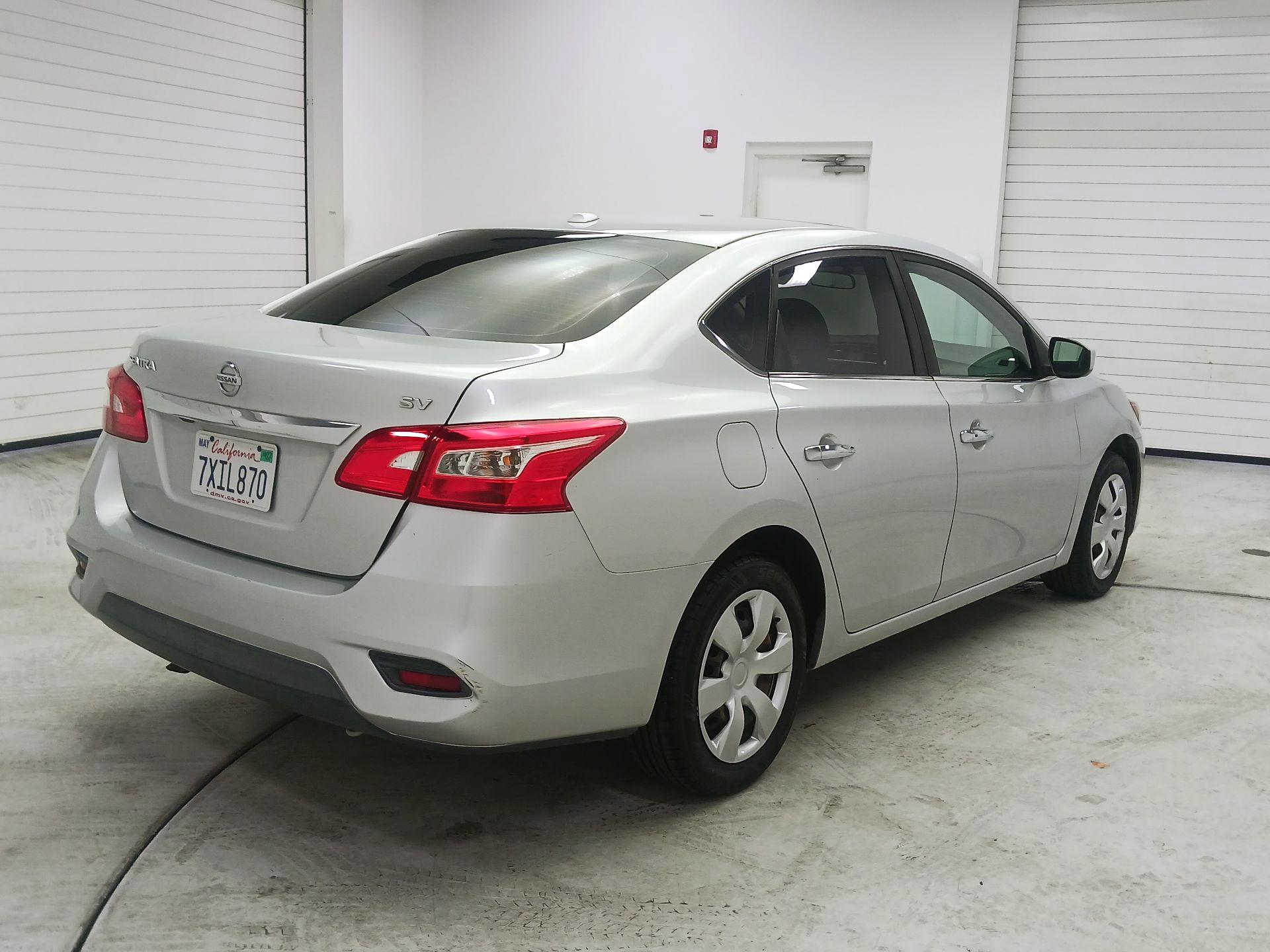 Thumbnail: 2017 Nissan Sentra - 5