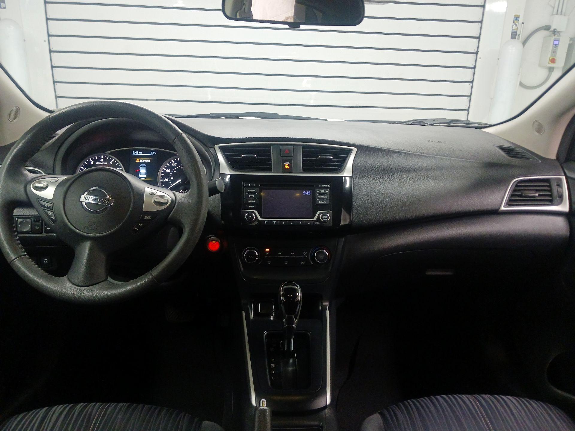 Thumbnail: 2017 Nissan Sentra - 8