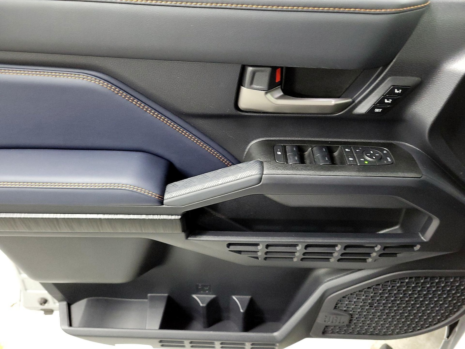 2025 Toyota 4Runner Platinum - Photo 11