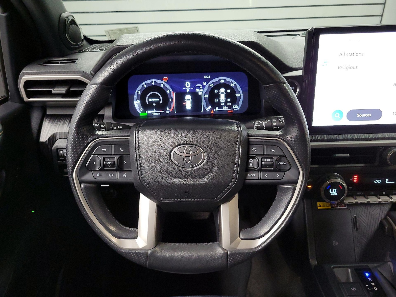 2025 Toyota 4Runner Platinum - Photo 9
