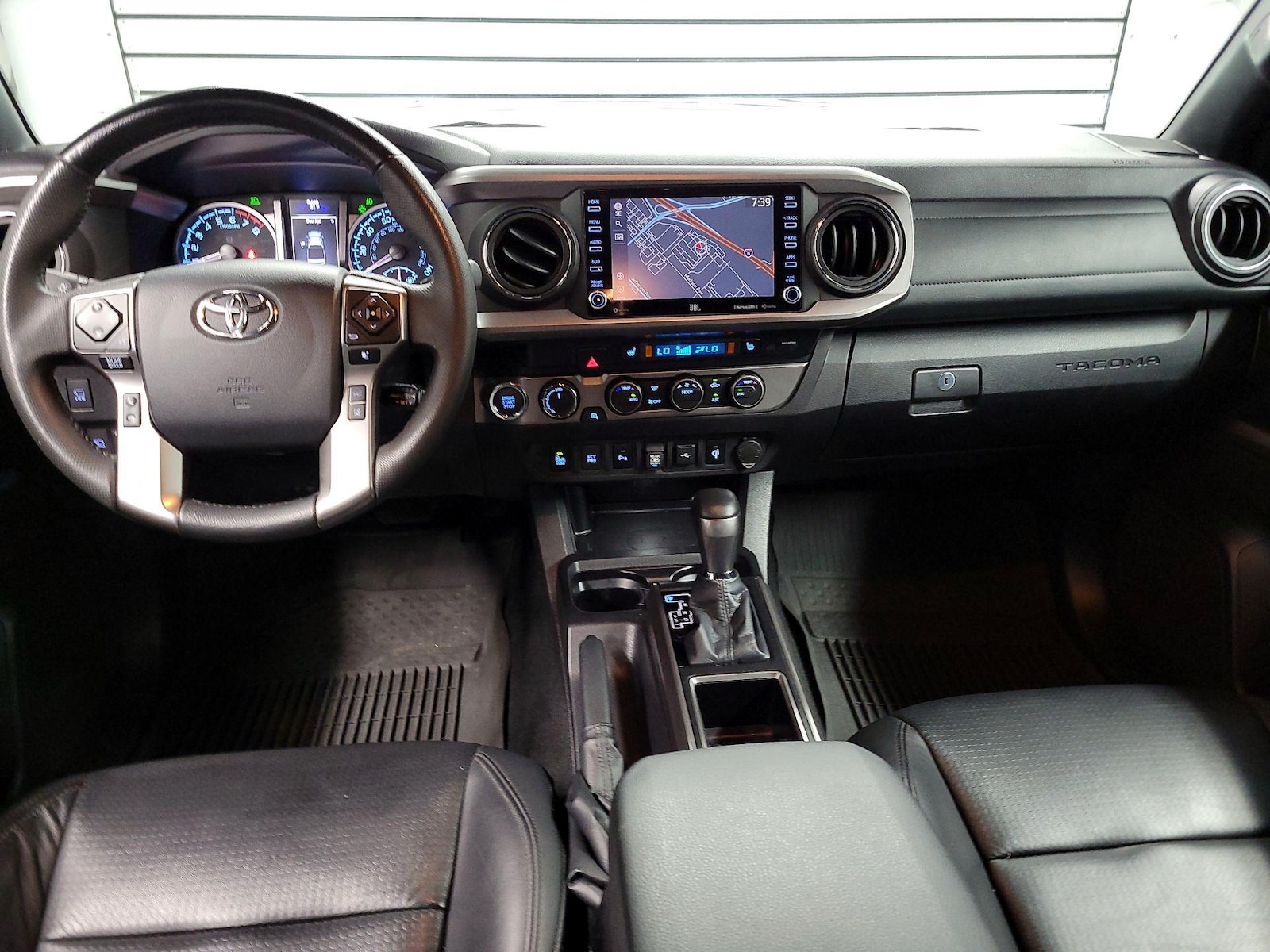 2023 Toyota Tacoma Limited - Photo 10