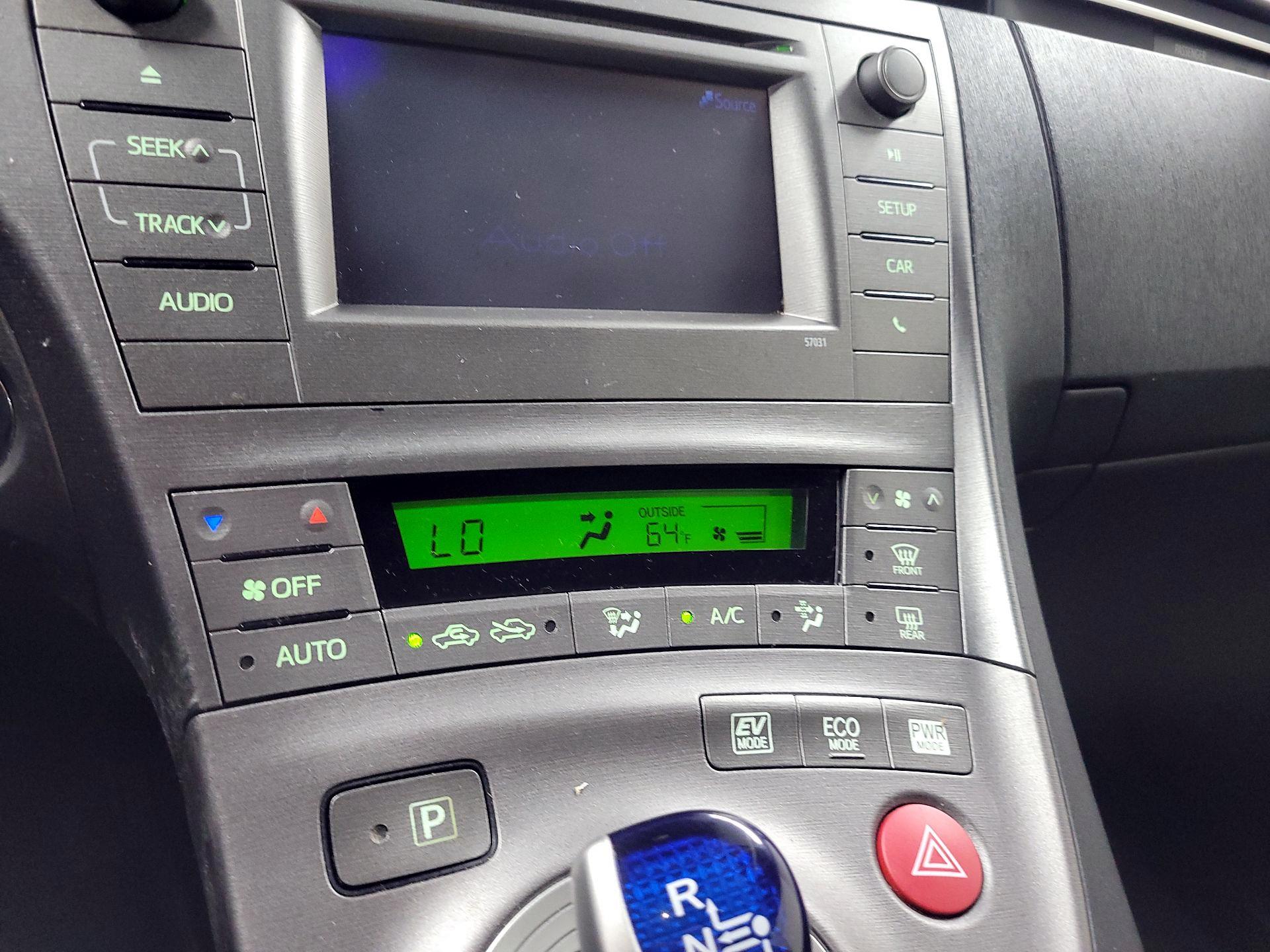 Thumbnail: 2014 Toyota Prius - 12