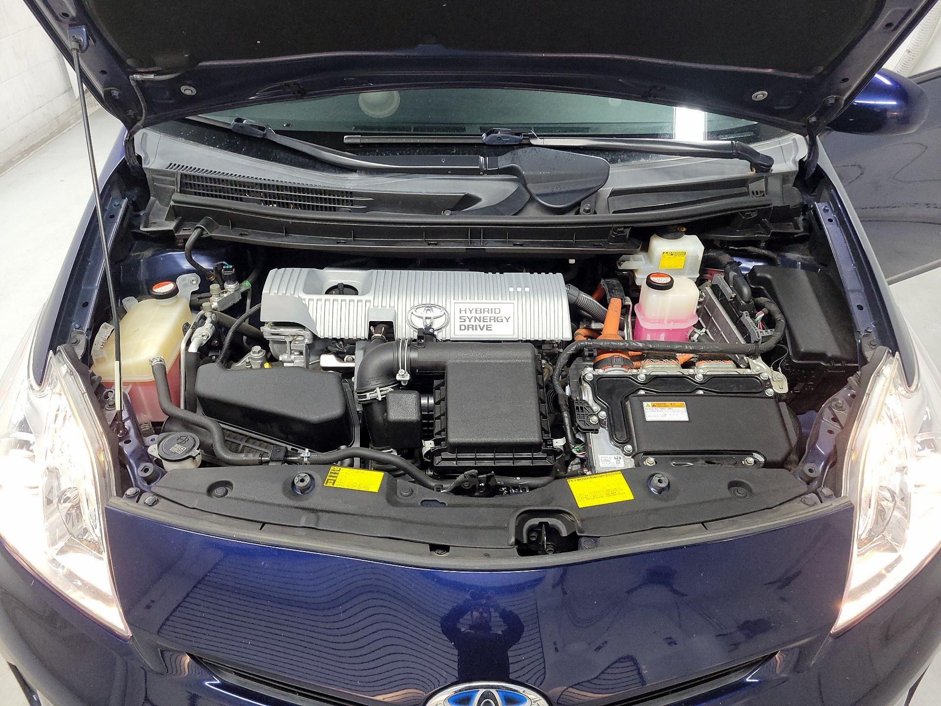 Thumbnail: 2014 Toyota Prius - 16
