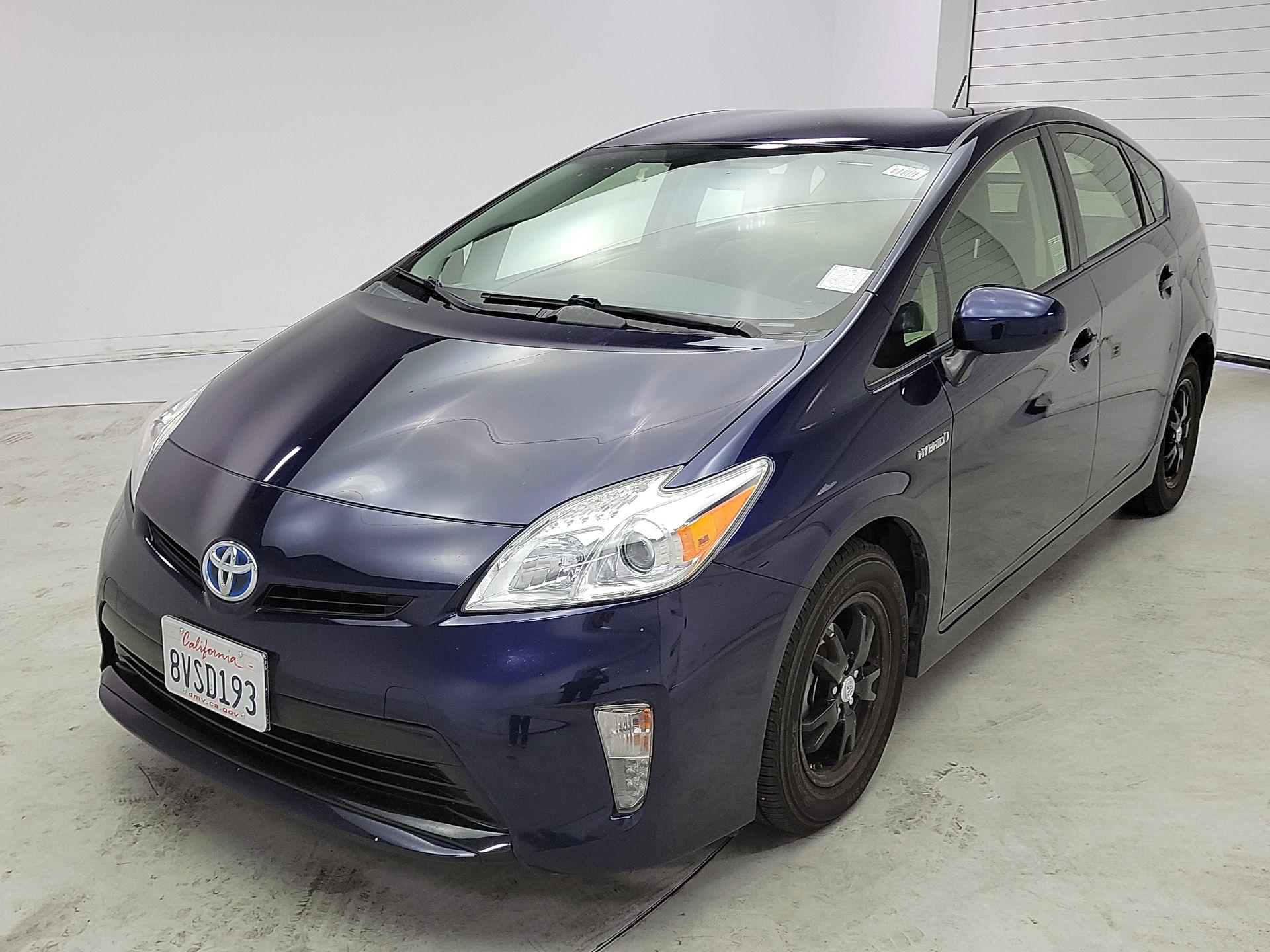 Thumbnail: 2014 Toyota Prius - 3
