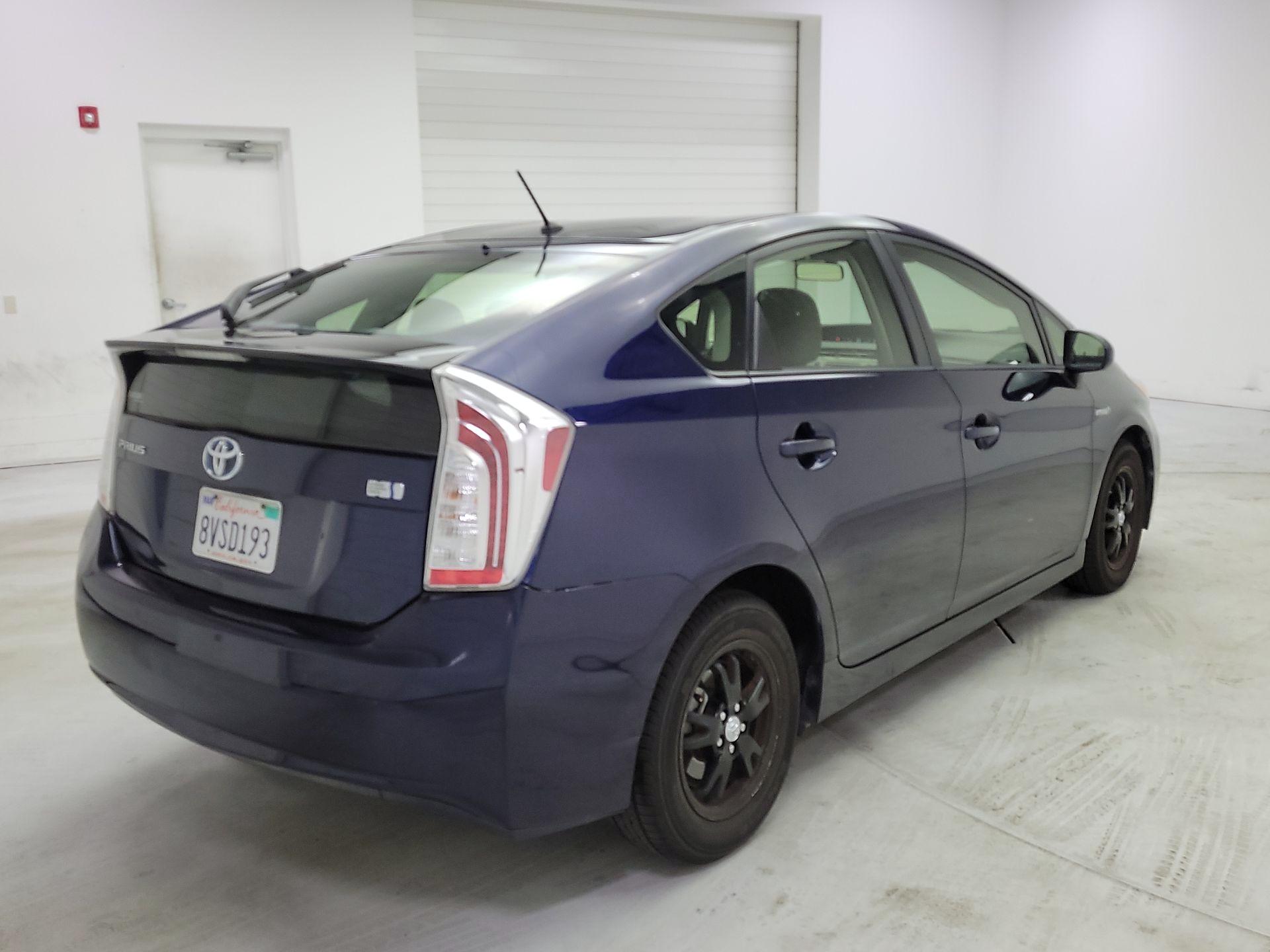 Thumbnail: 2014 Toyota Prius - 5