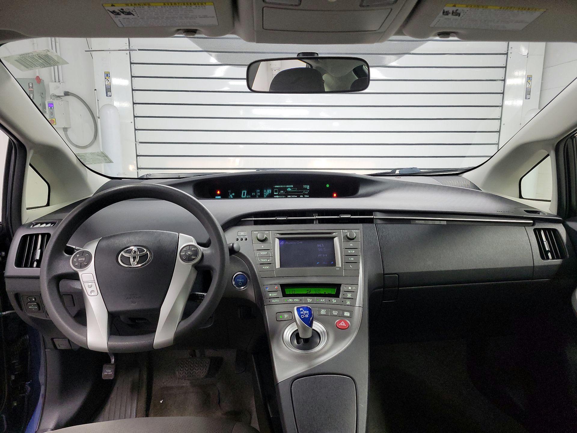 Thumbnail: 2014 Toyota Prius - 8