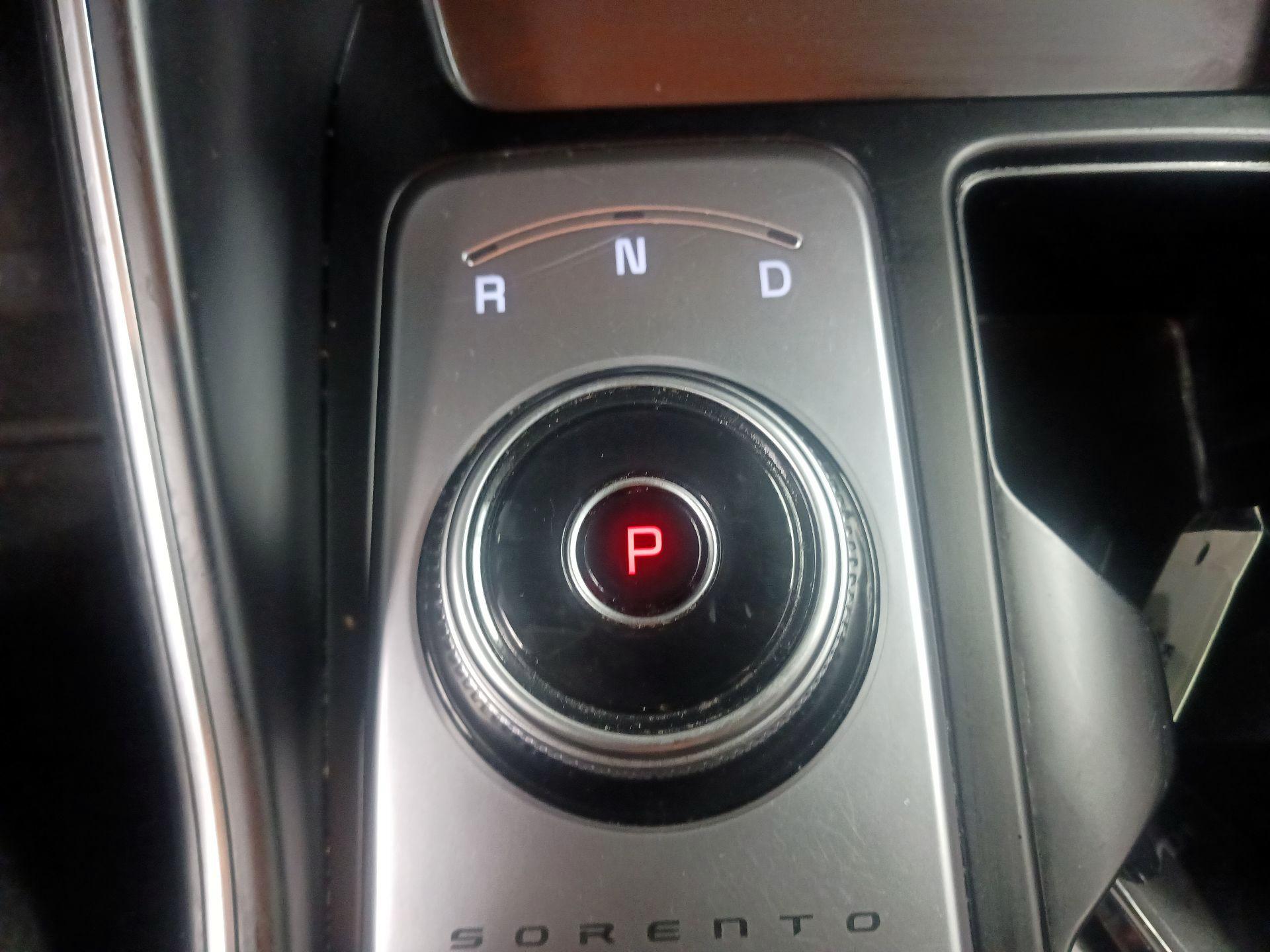 Thumbnail: 2023 Kia Sorento - 13