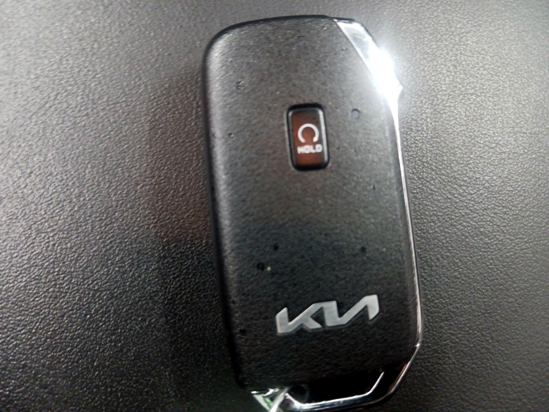 Thumbnail: 2023 Kia Sorento - 16