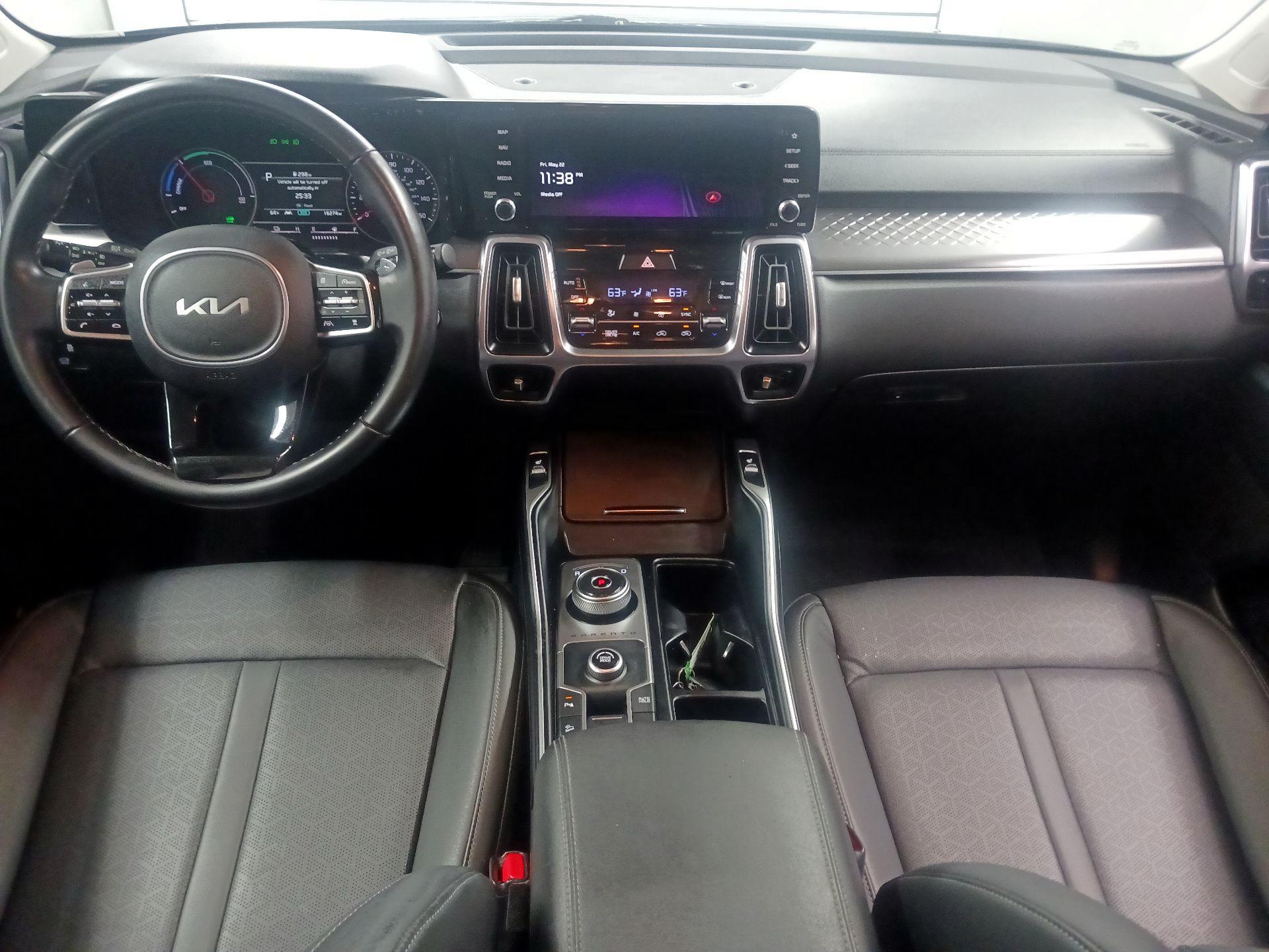 Thumbnail: 2023 Kia Sorento - 8