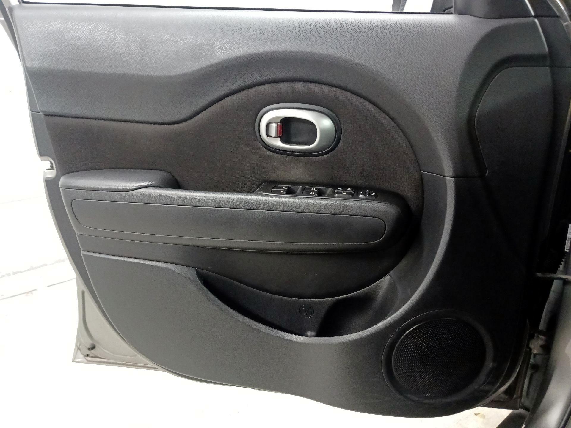 Thumbnail: 2015 Kia Soul - 10