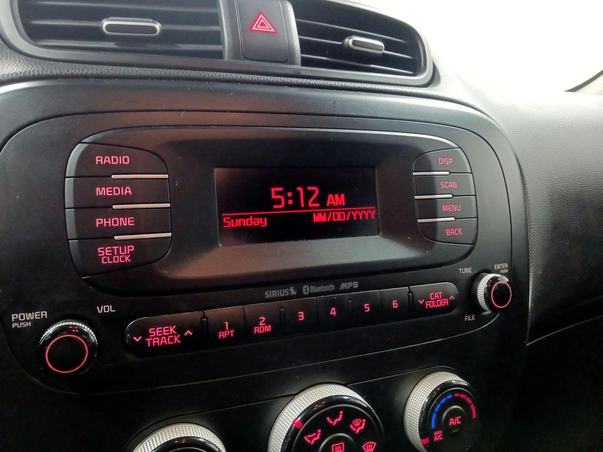 Thumbnail: 2015 Kia Soul - 11
