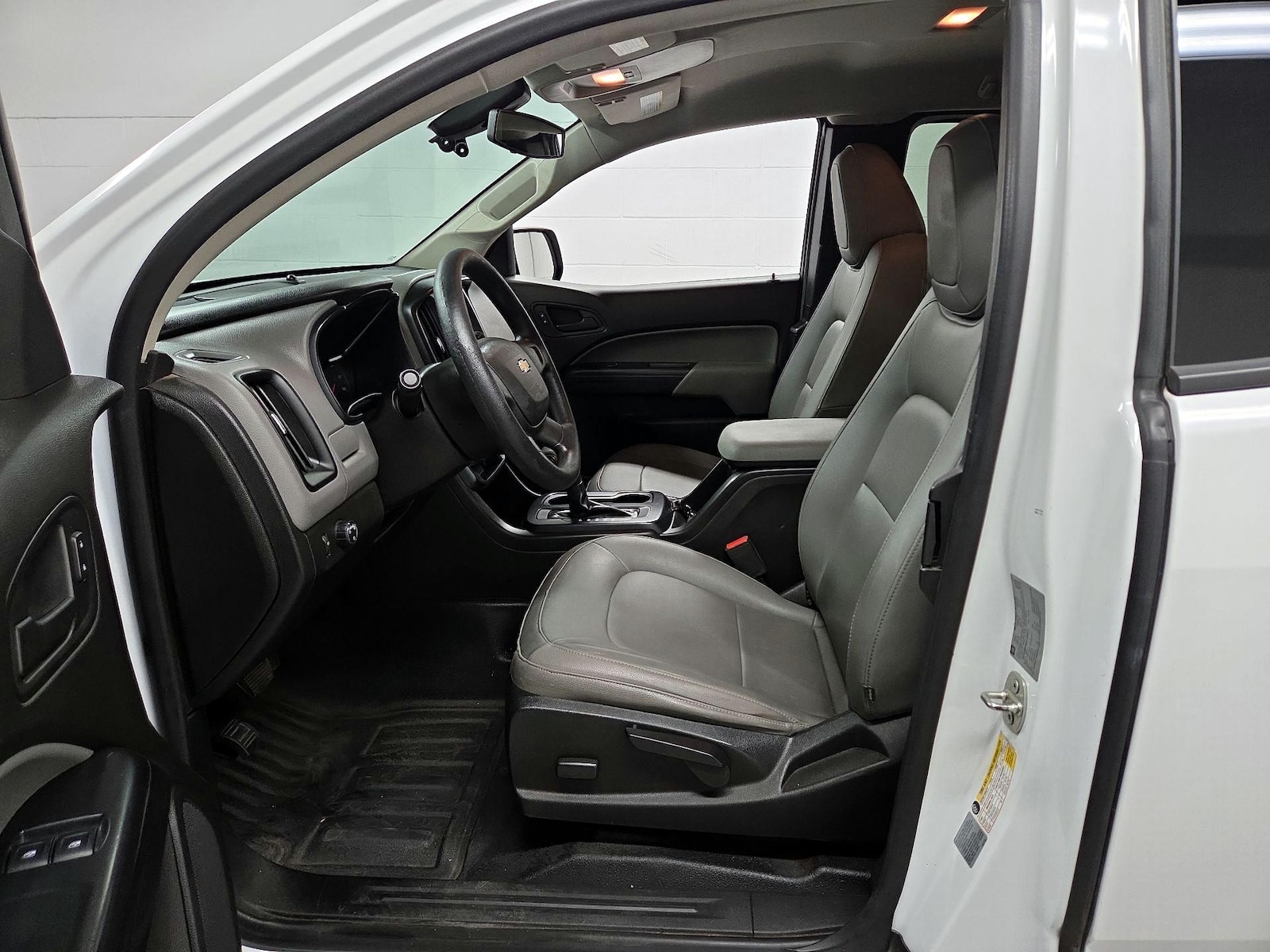 Power Seat(s) & Side Airbags