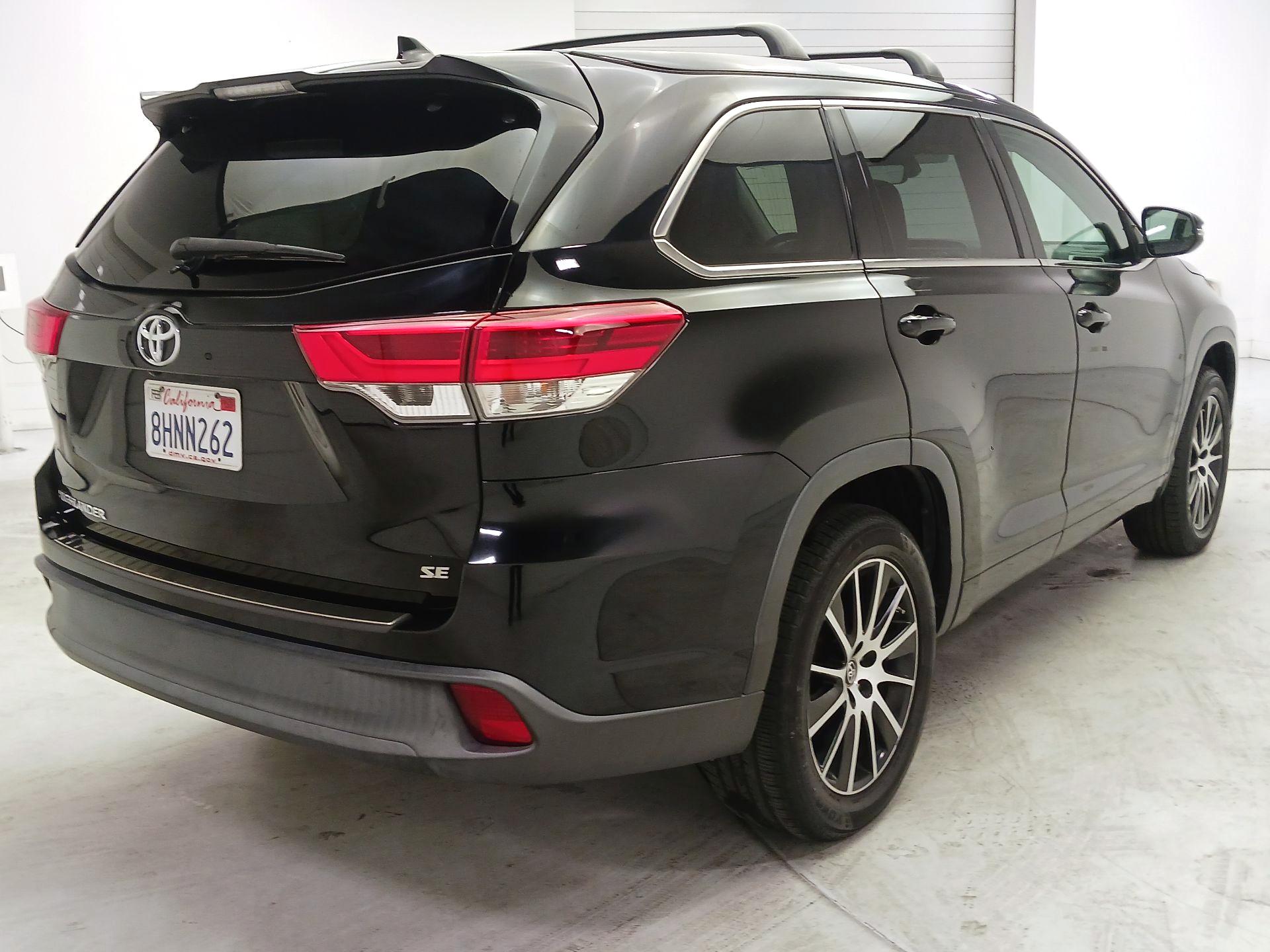 Thumbnail: 2018 Toyota Highlander - 12