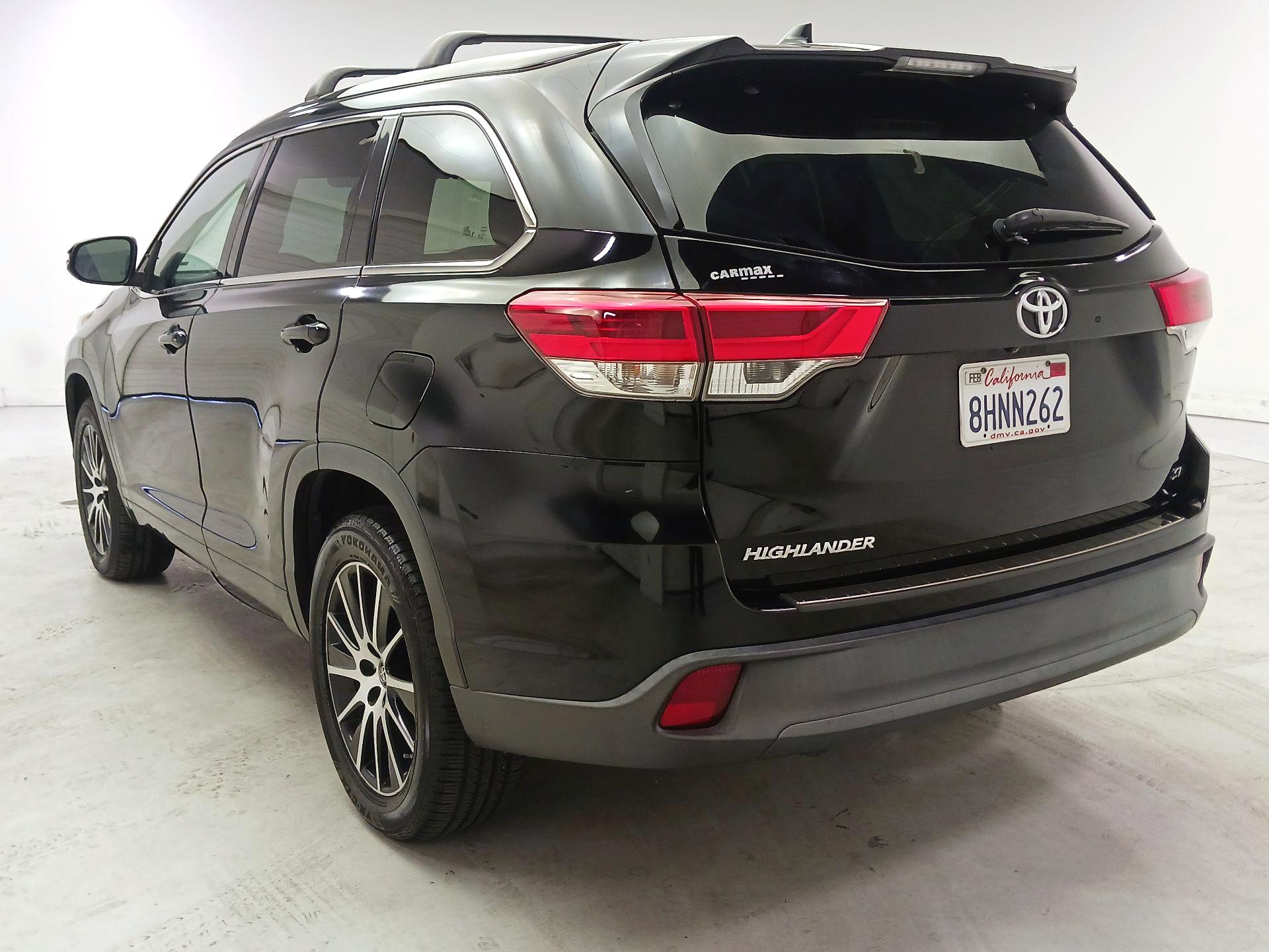 Thumbnail: 2018 Toyota Highlander - 14