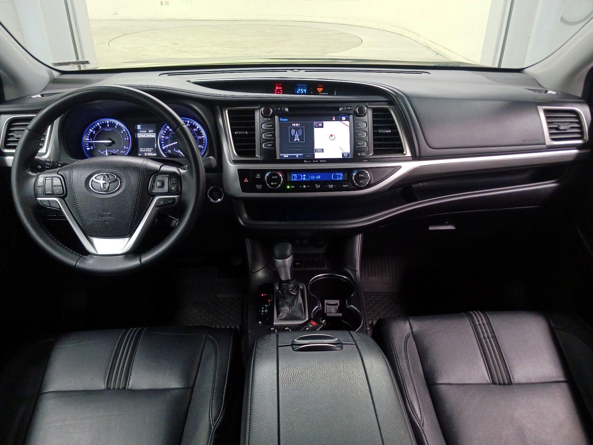 Thumbnail: 2018 Toyota Highlander - 15