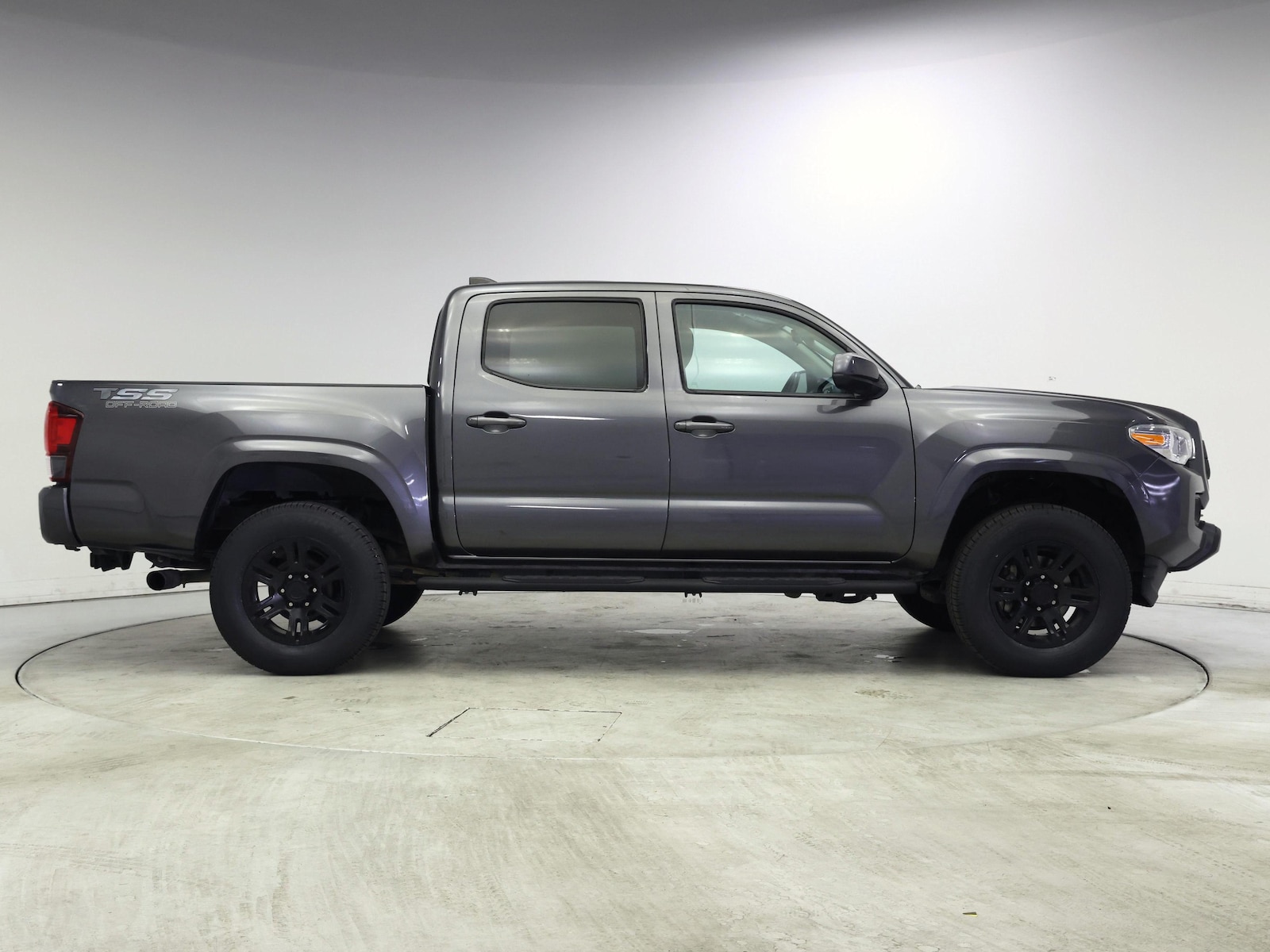 2022 Toyota Tacoma SR - Photo 8