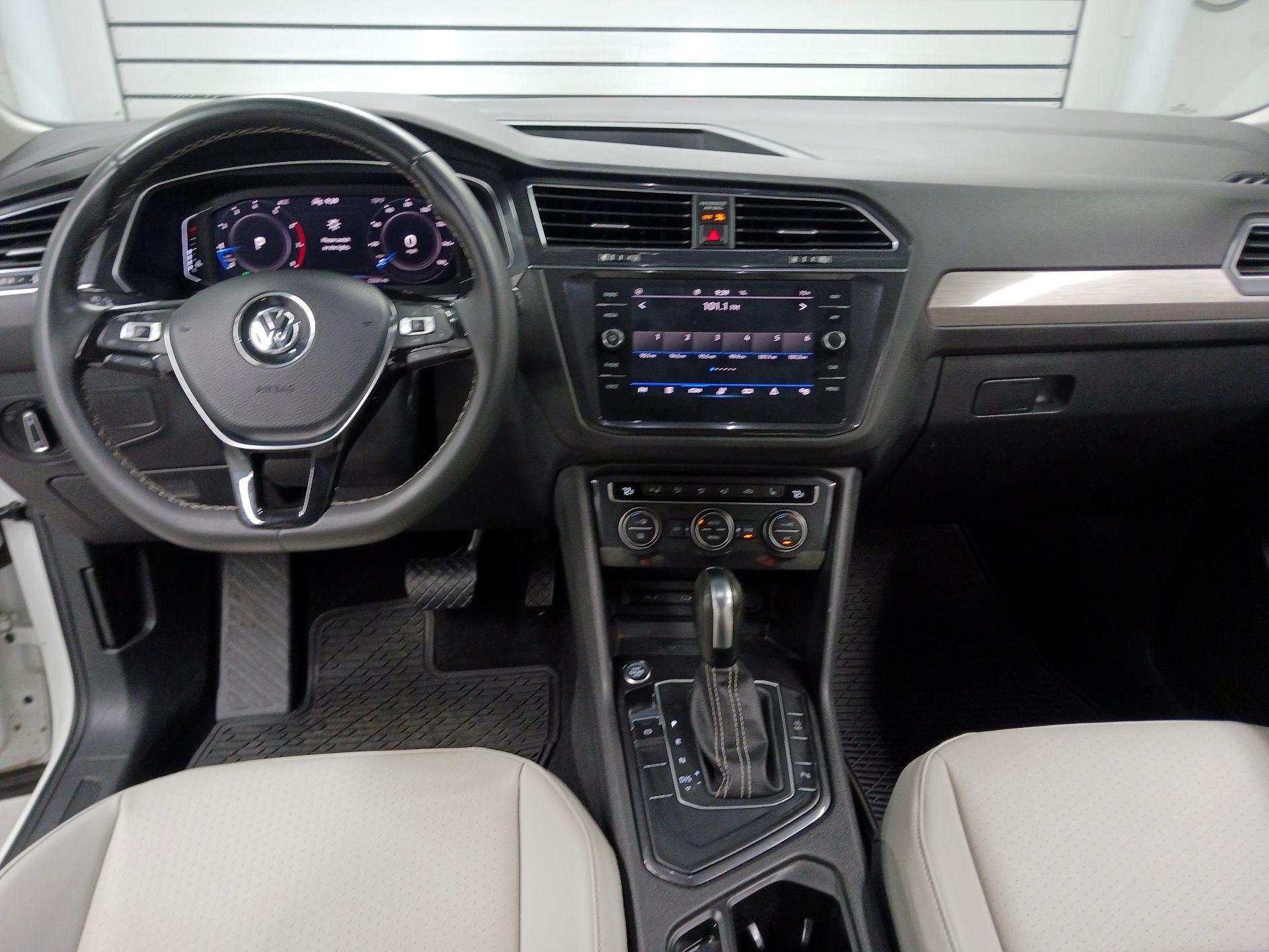 Thumbnail: 2021 Volkswagen Tiguan - 9