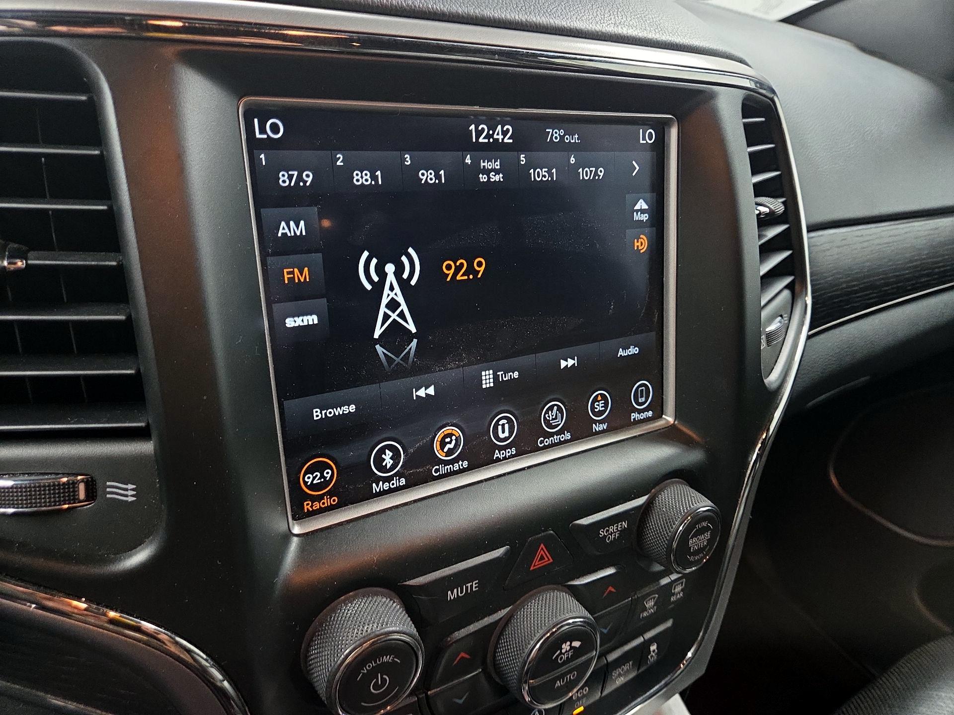 Thumbnail: 2018 Jeep Grand Cherokee - 16