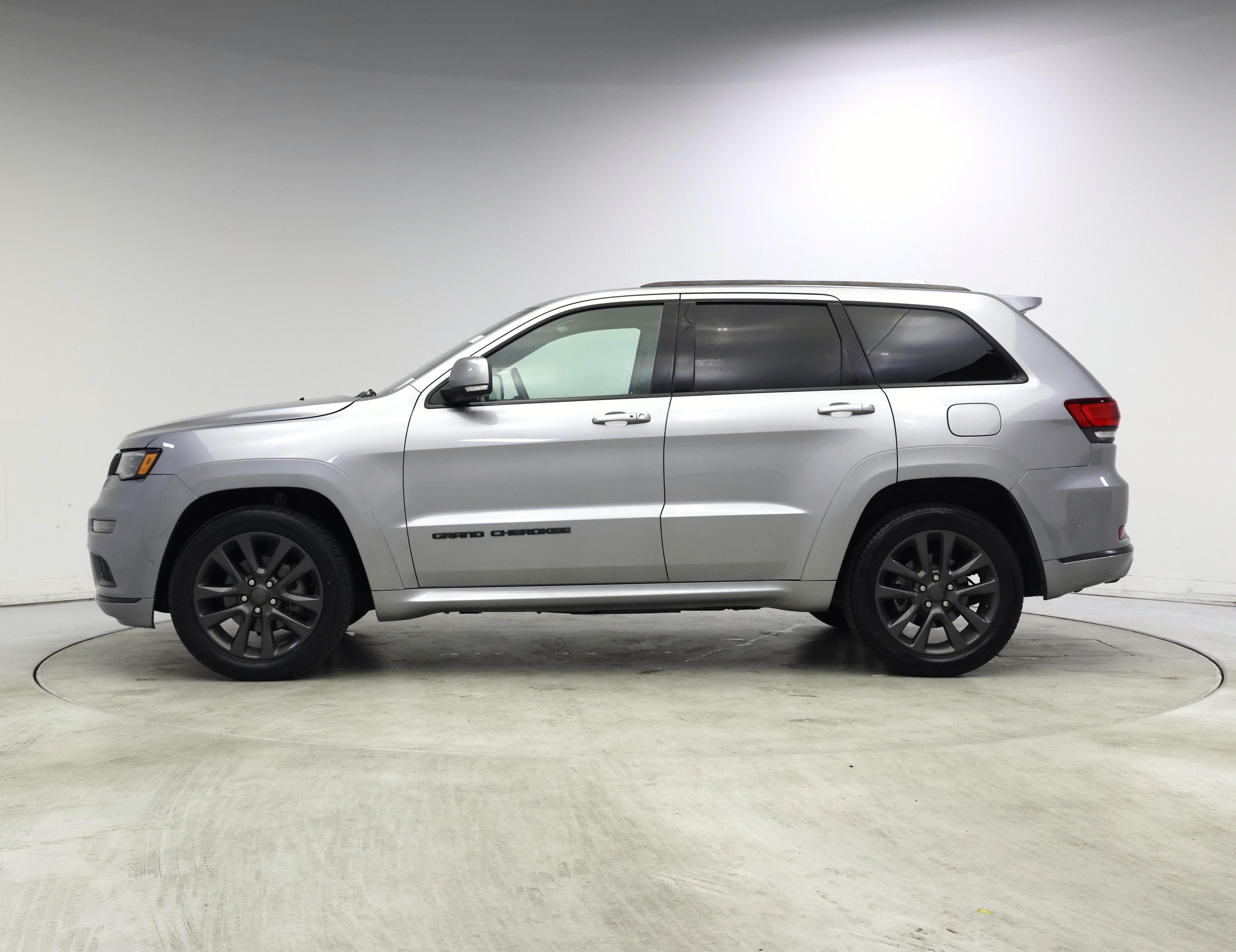 Thumbnail: 2018 Jeep Grand Cherokee - 3